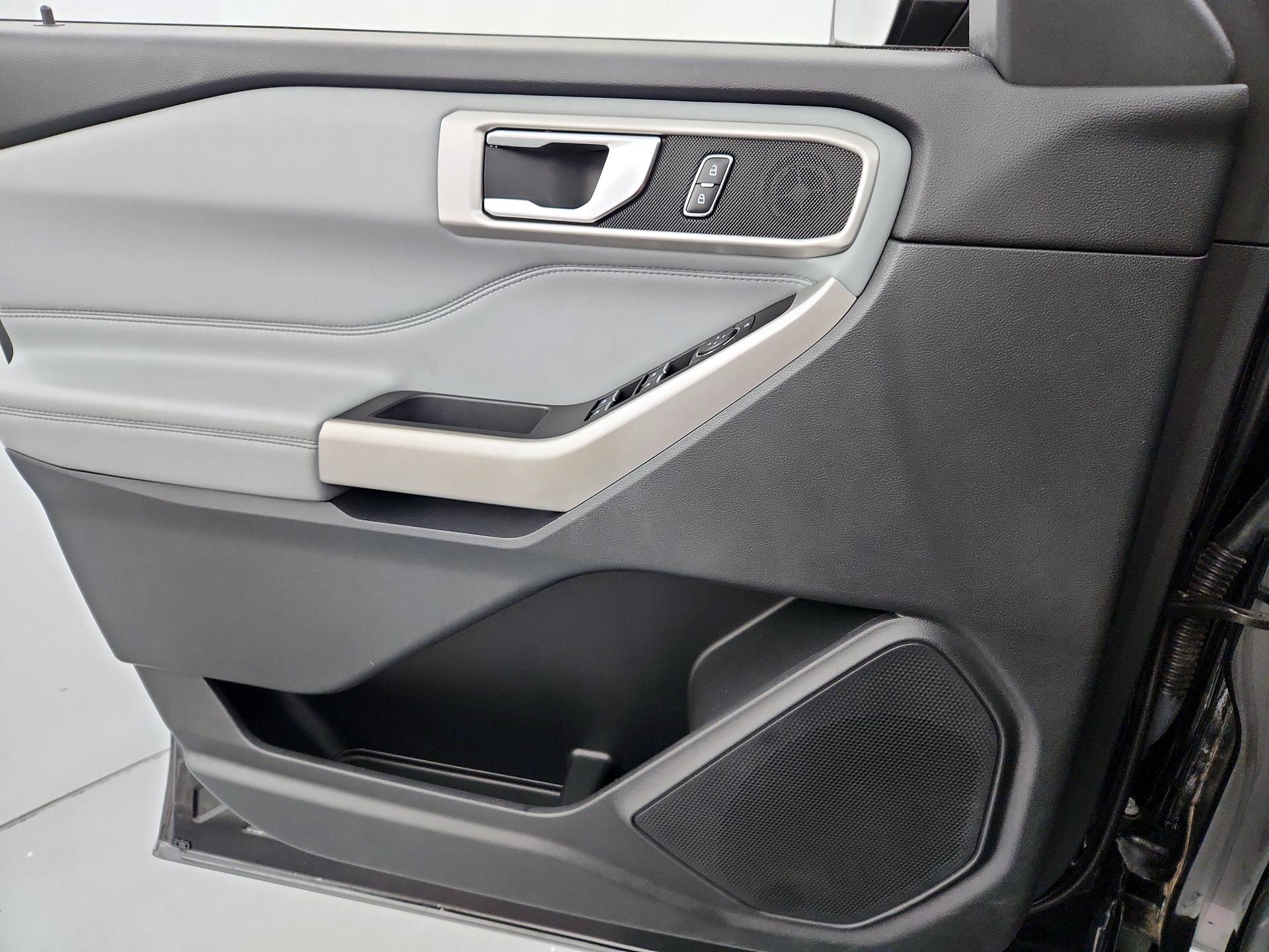 Thumbnail: 2021 Ford Explorer - 12