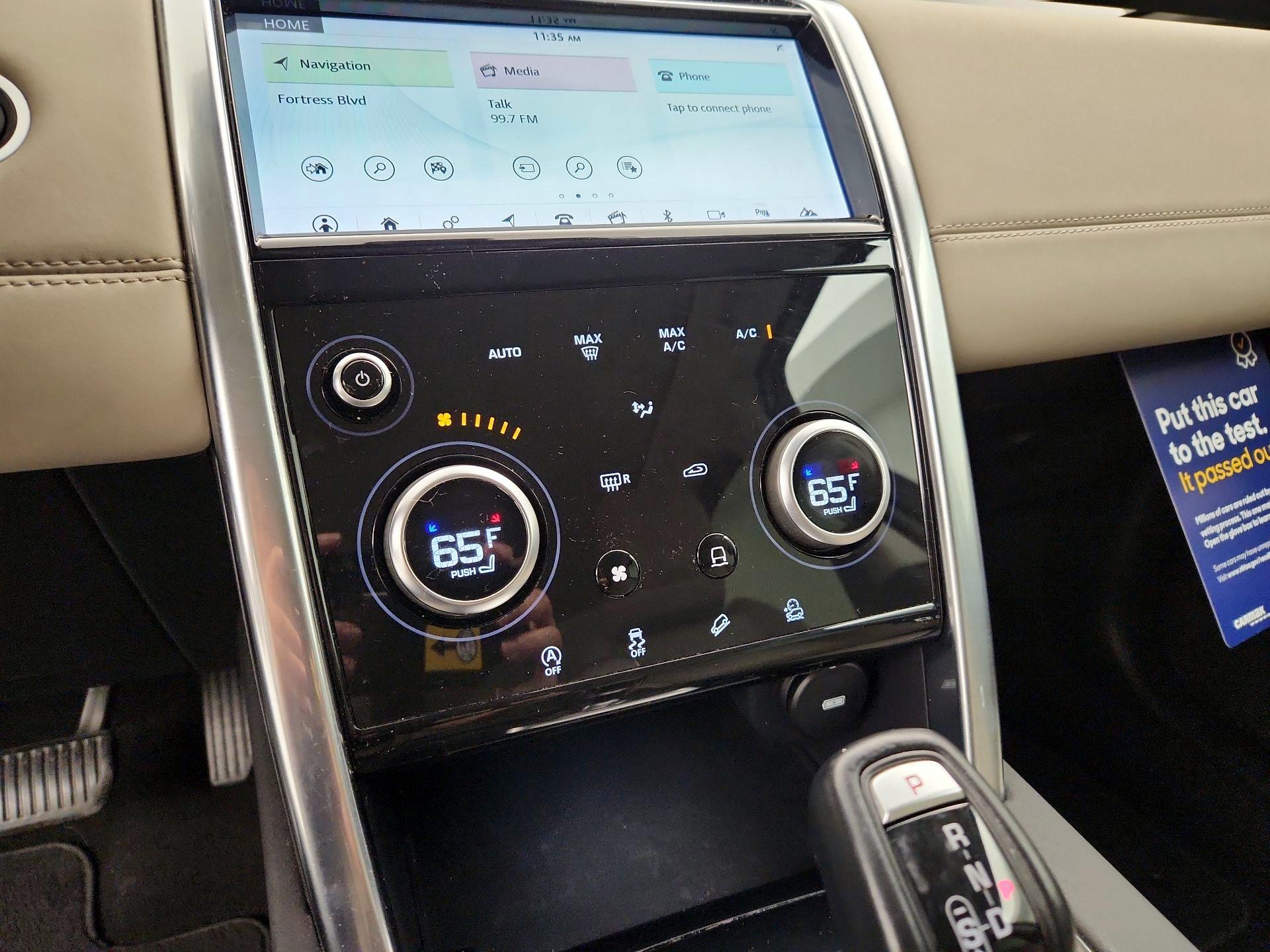 Thumbnail: 2020 Land Rover Discovery Sport - 16