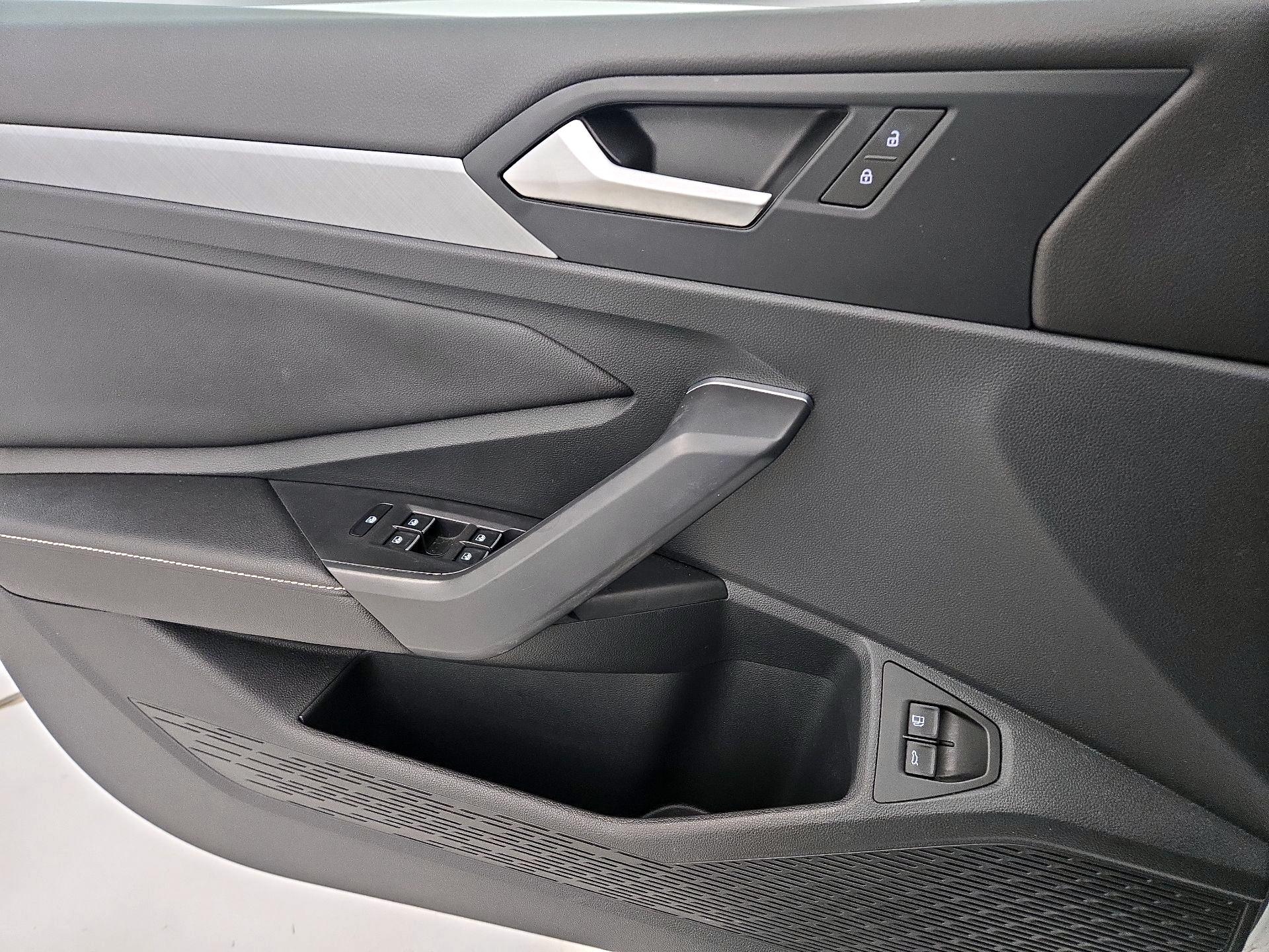 Thumbnail: 2023 Volkswagen Jetta - 12