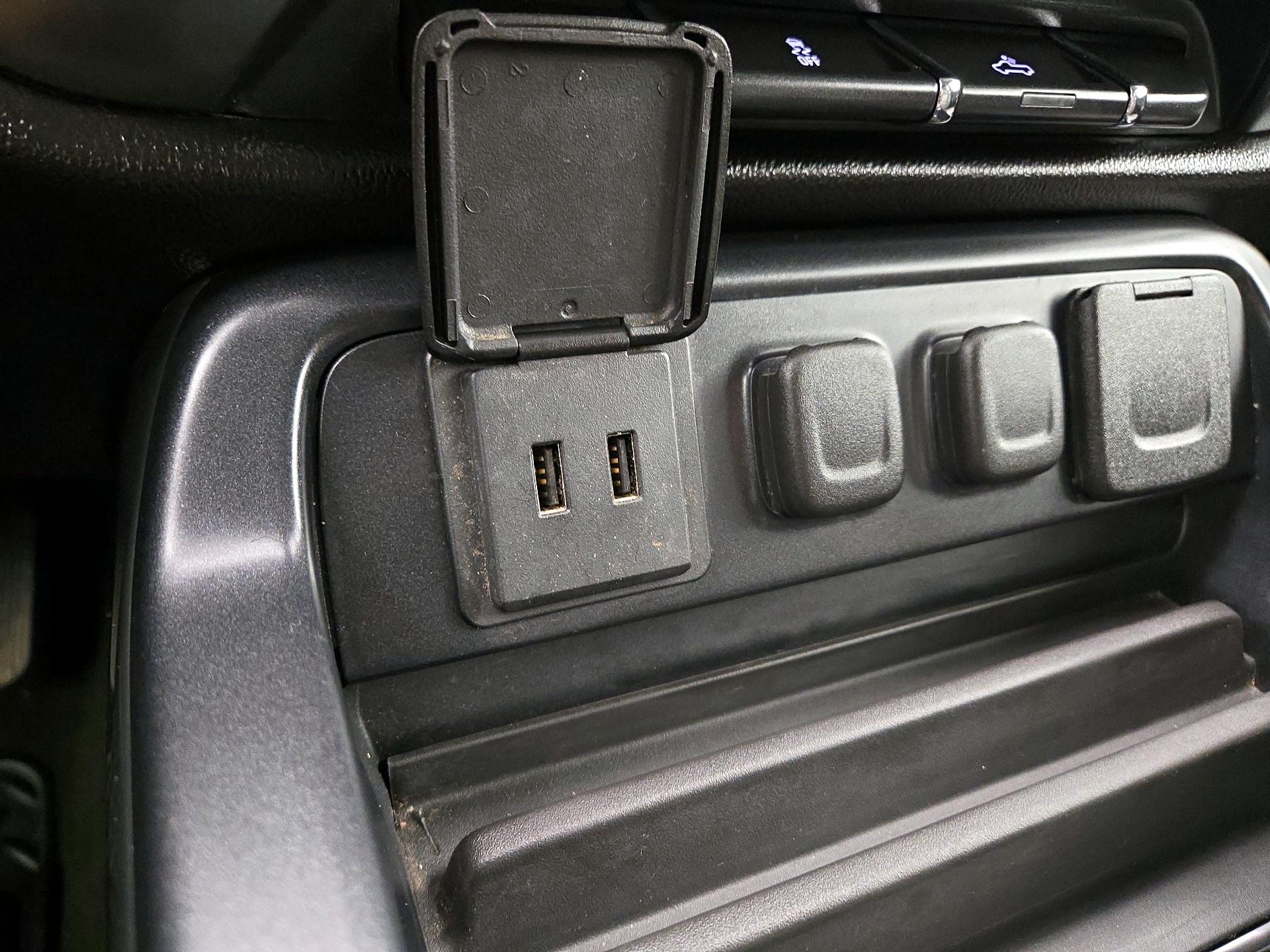 Thumbnail: 2016 Chevrolet Silverado 1500 - 16