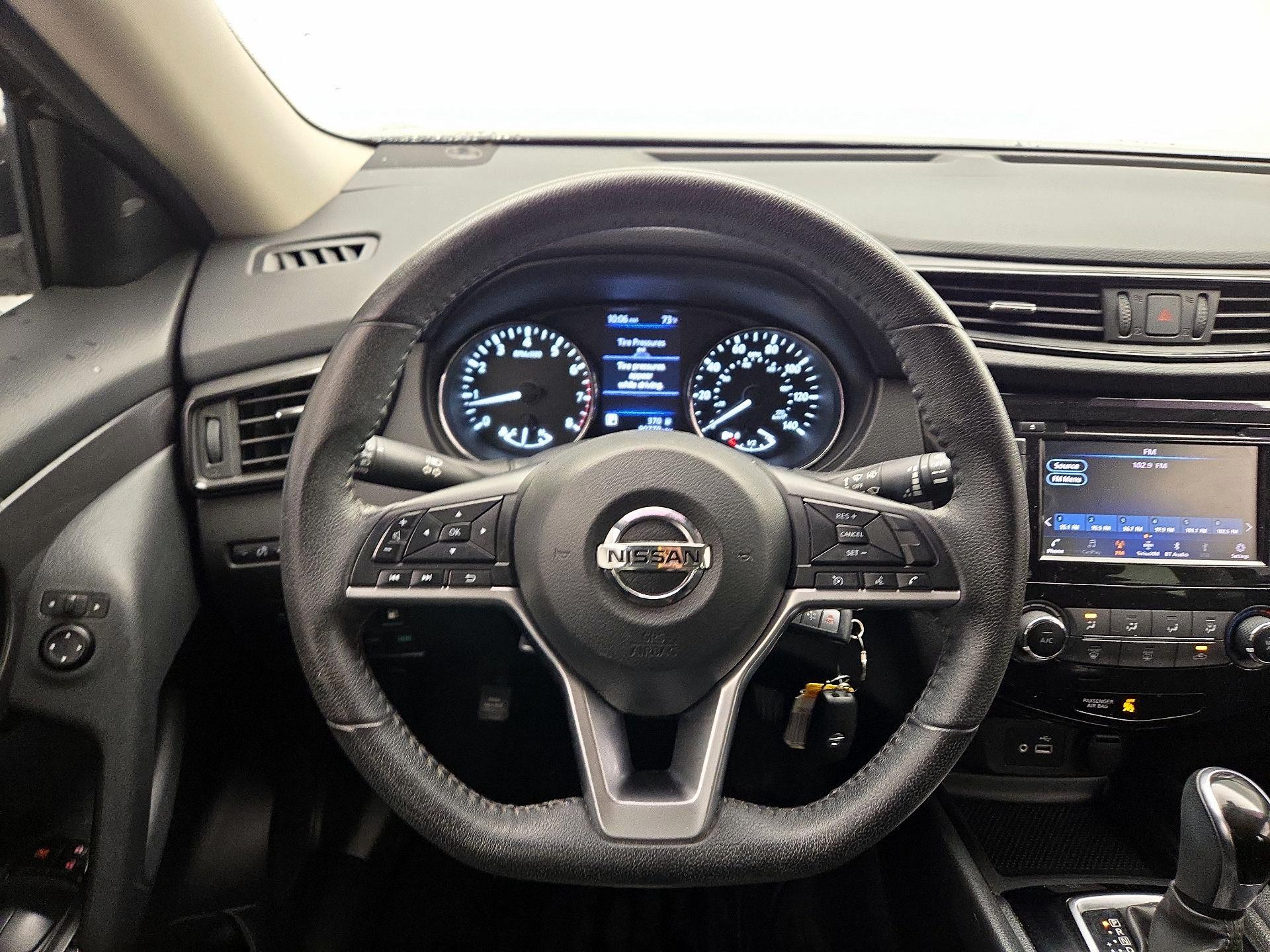 Thumbnail: 2020 Nissan Rogue - 10
