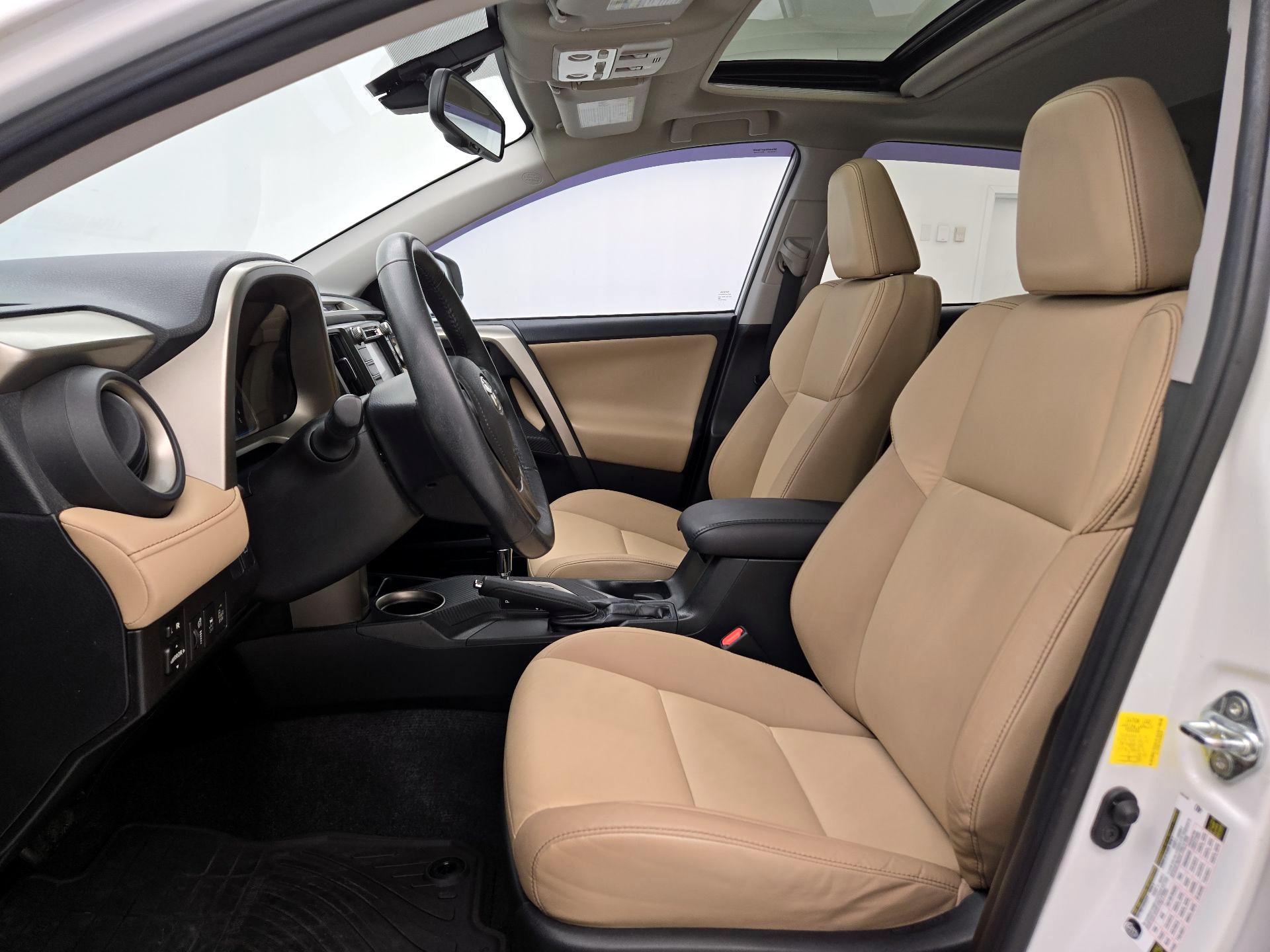Thumbnail: 2015 Toyota RAV4 - 11