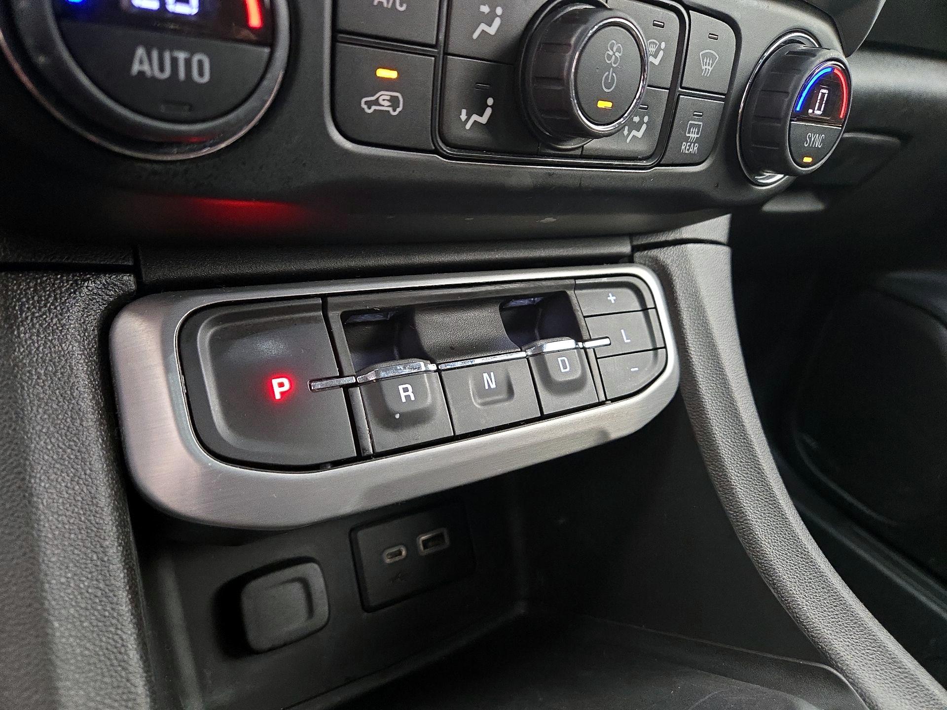Thumbnail: 2023 GMC Acadia - 17