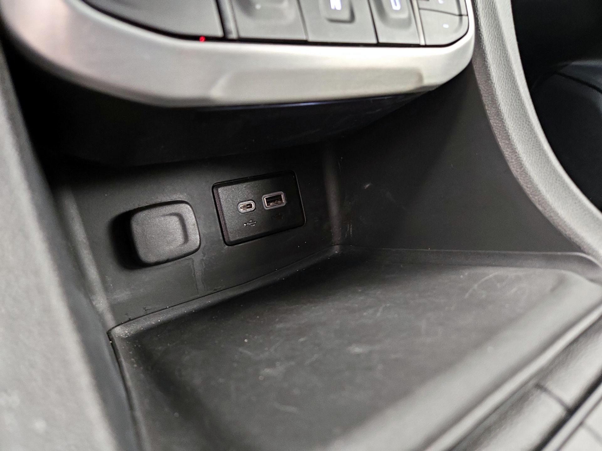 Thumbnail: 2023 GMC Acadia - 18