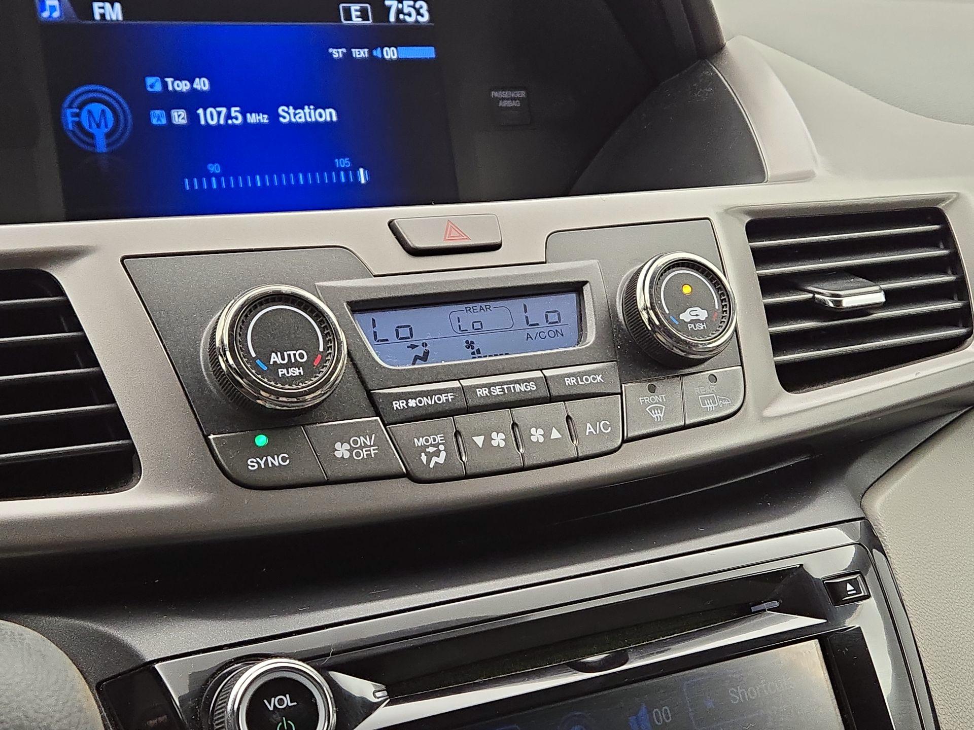 Thumbnail: 2016 Honda Odyssey - 16