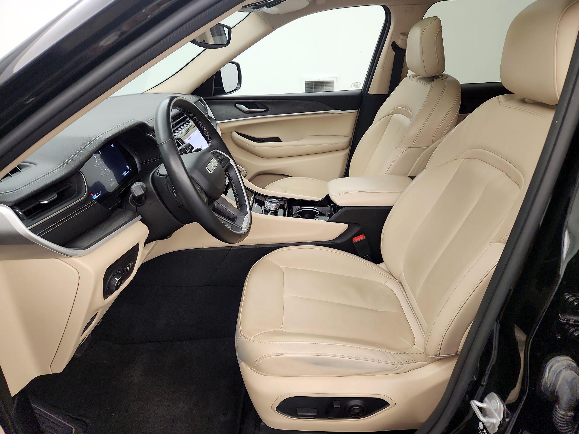 Thumbnail: 2022 Jeep Grand Cherokee - 11