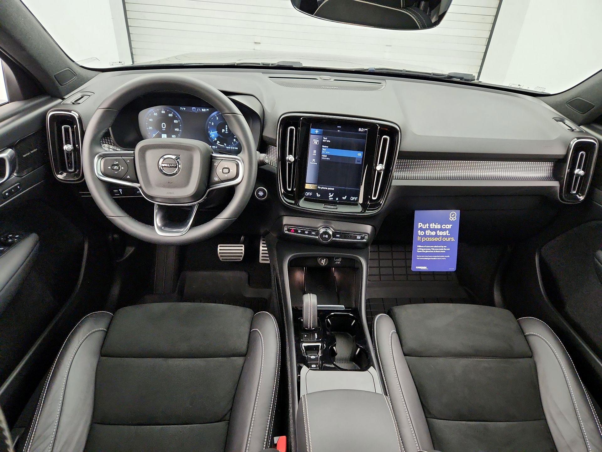 Thumbnail: 2022 Volvo XC40 - 9