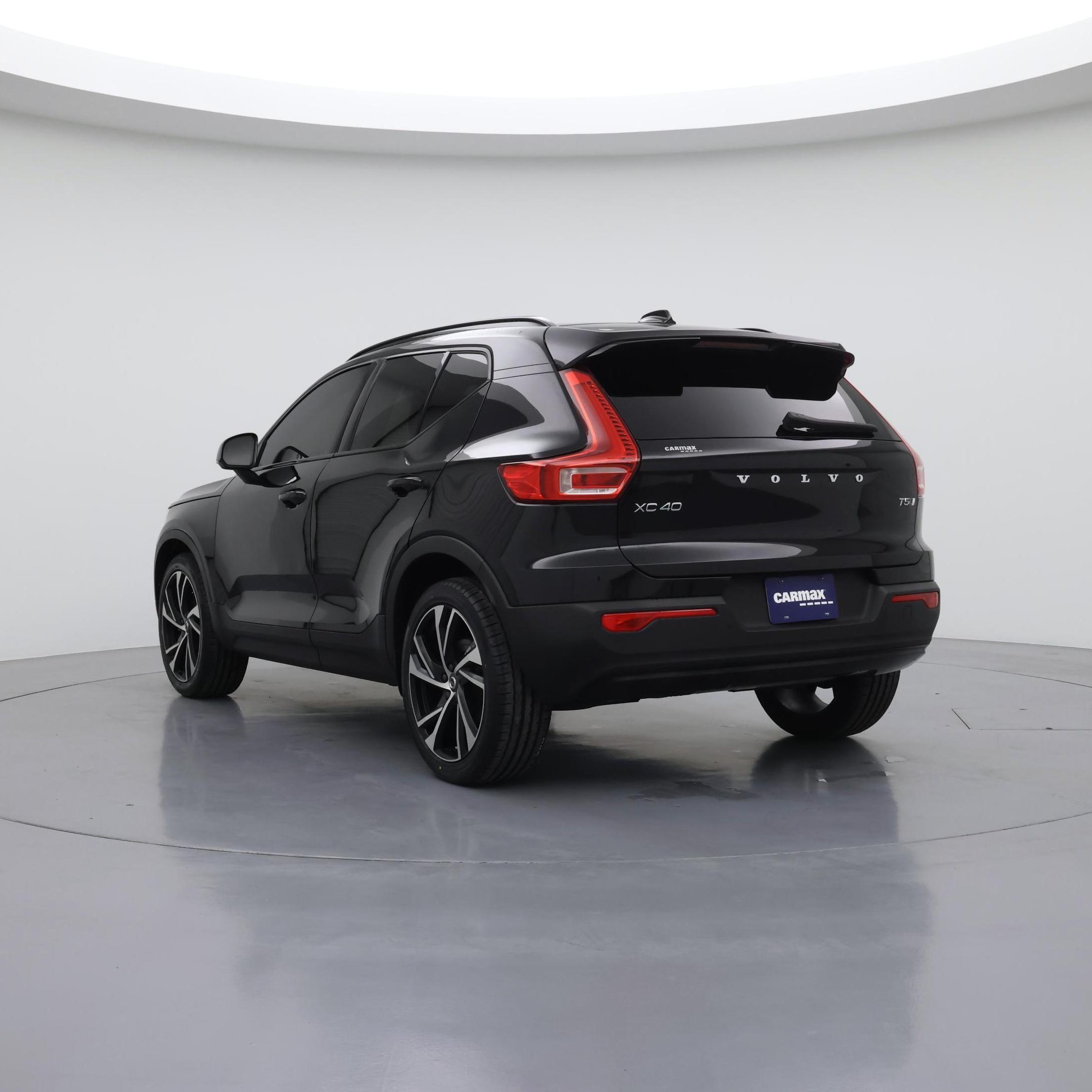 Thumbnail: 2022 Volvo XC40 - 2