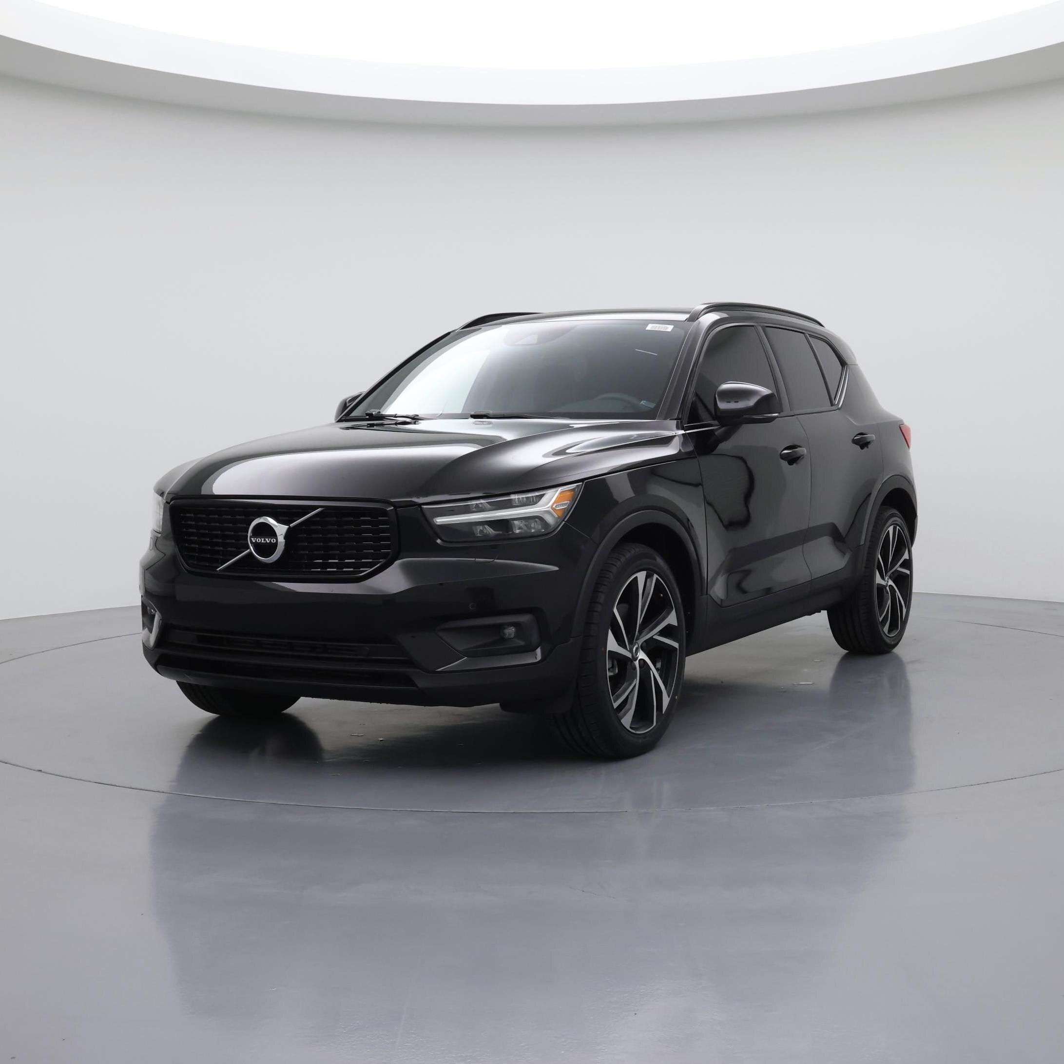 Thumbnail: 2022 Volvo XC40 - 4