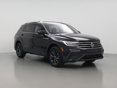Black 2022 Volkswagen Tiguan SE