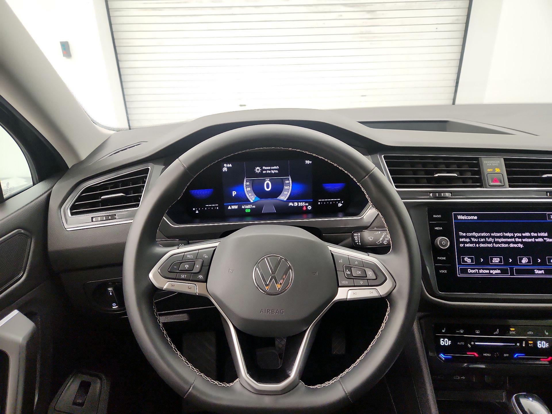 Thumbnail: 2022 Volkswagen Tiguan - 9