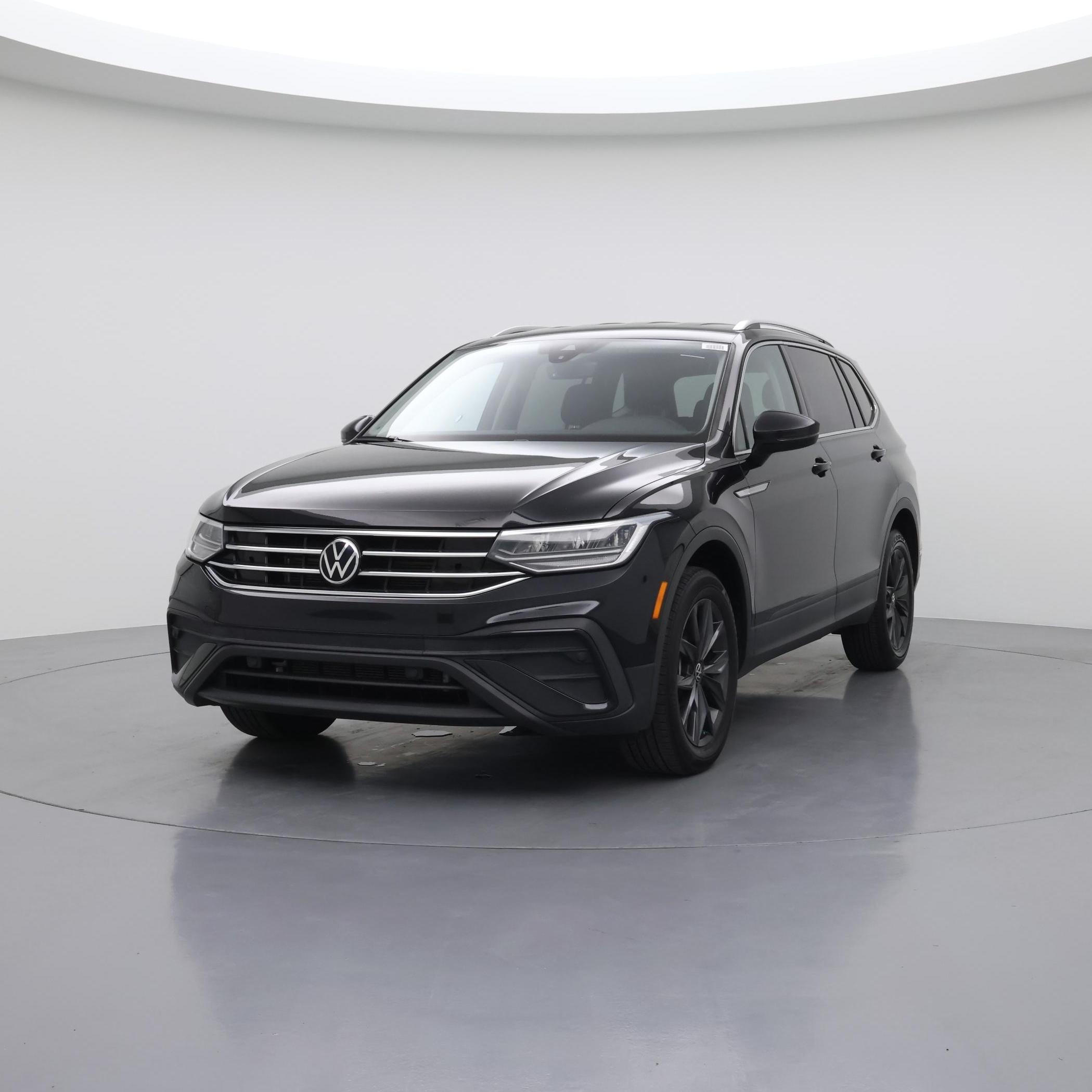 Thumbnail: 2022 Volkswagen Tiguan - 4