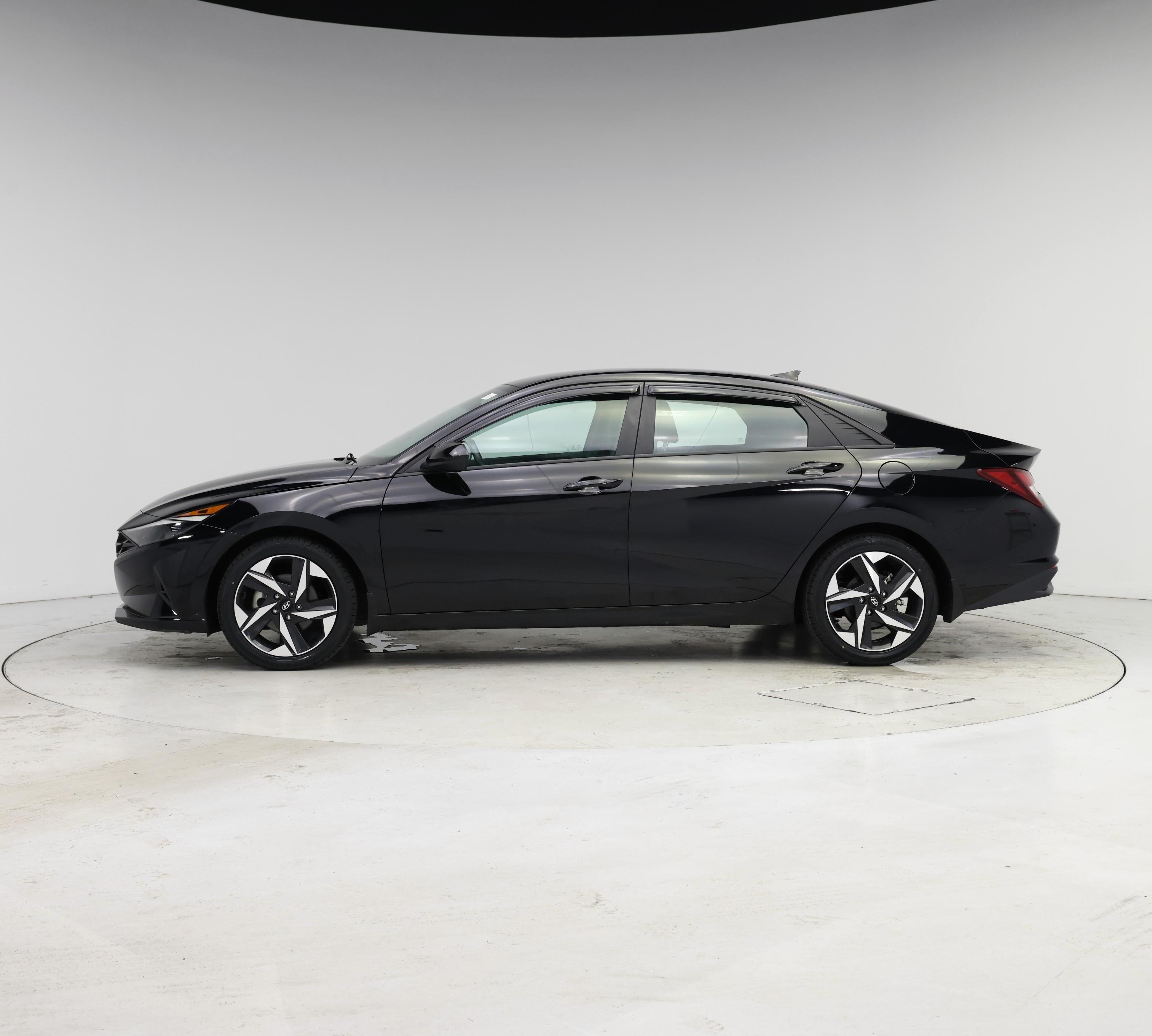 Thumbnail: 2023 Hyundai Elantra - 3