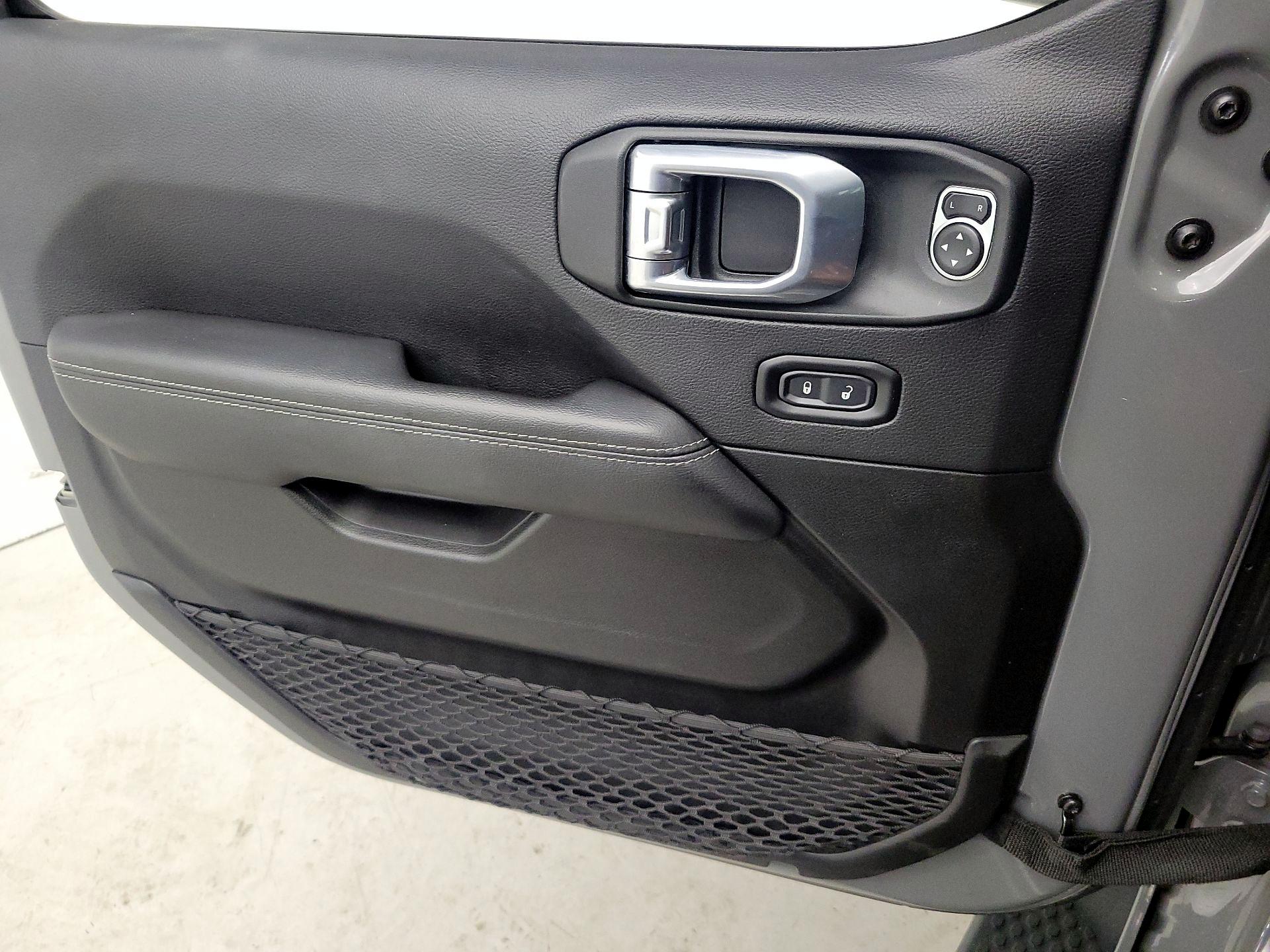 Thumbnail: 2022 Jeep Wrangler - 12
