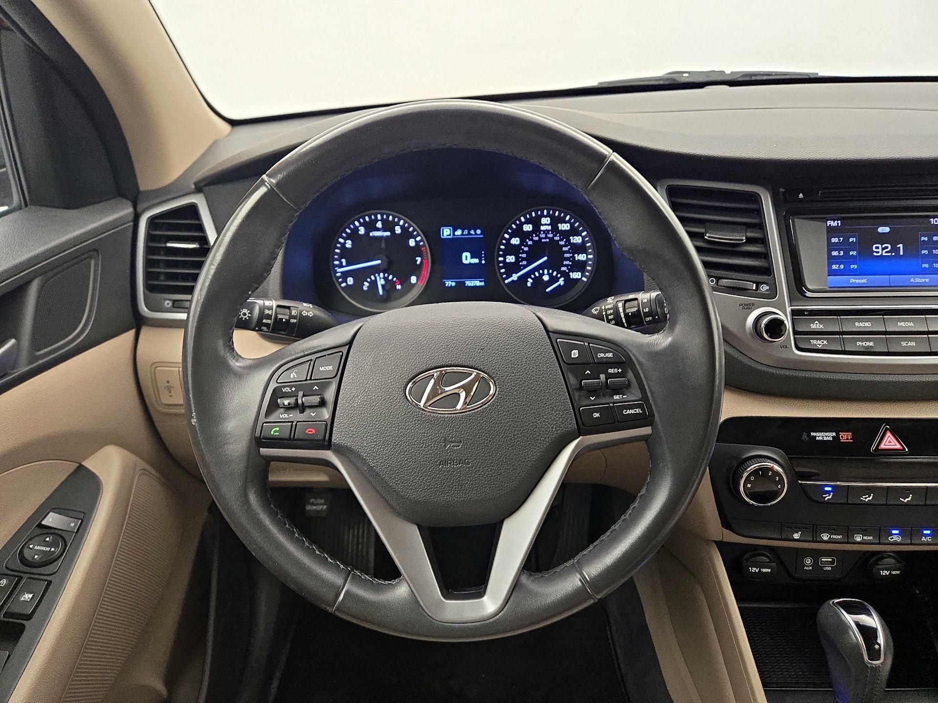 Thumbnail: 2016 Hyundai Tucson - 10