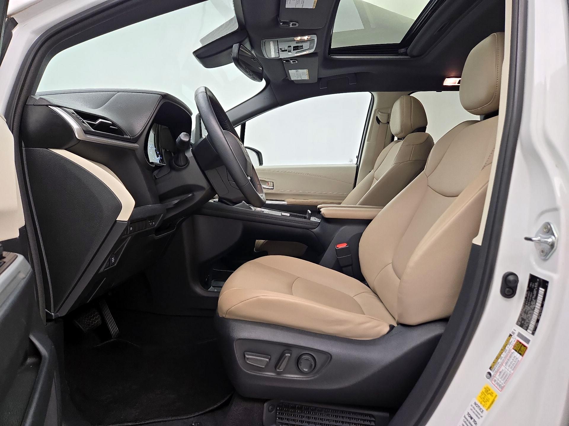 Thumbnail: 2021 Toyota Sienna - 11