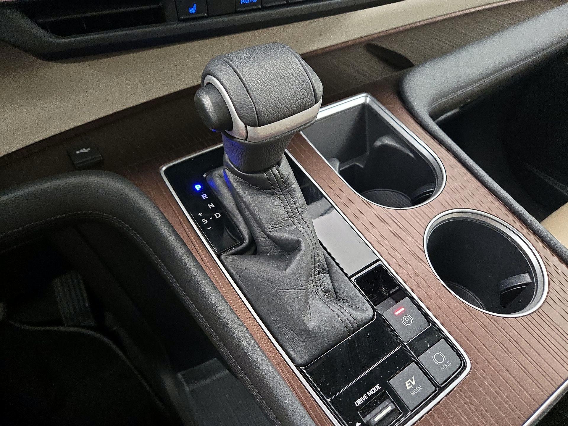 Thumbnail: 2021 Toyota Sienna - 17