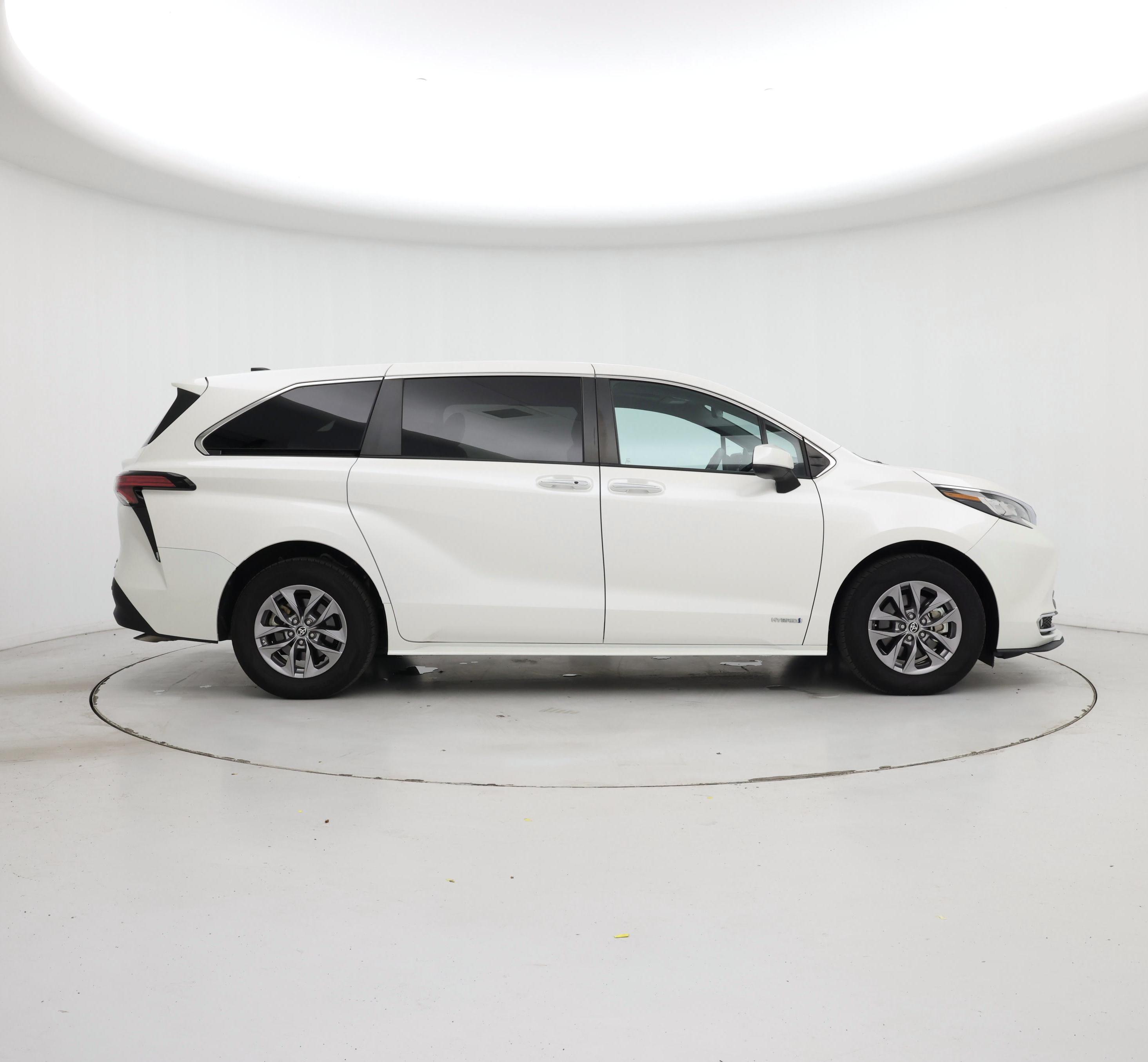 Thumbnail: 2021 Toyota Sienna - 7
