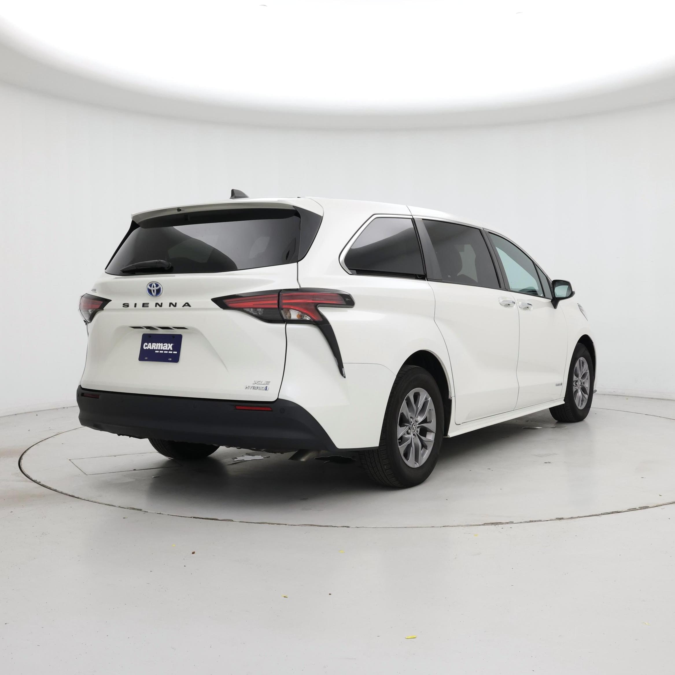 Thumbnail: 2021 Toyota Sienna - 8