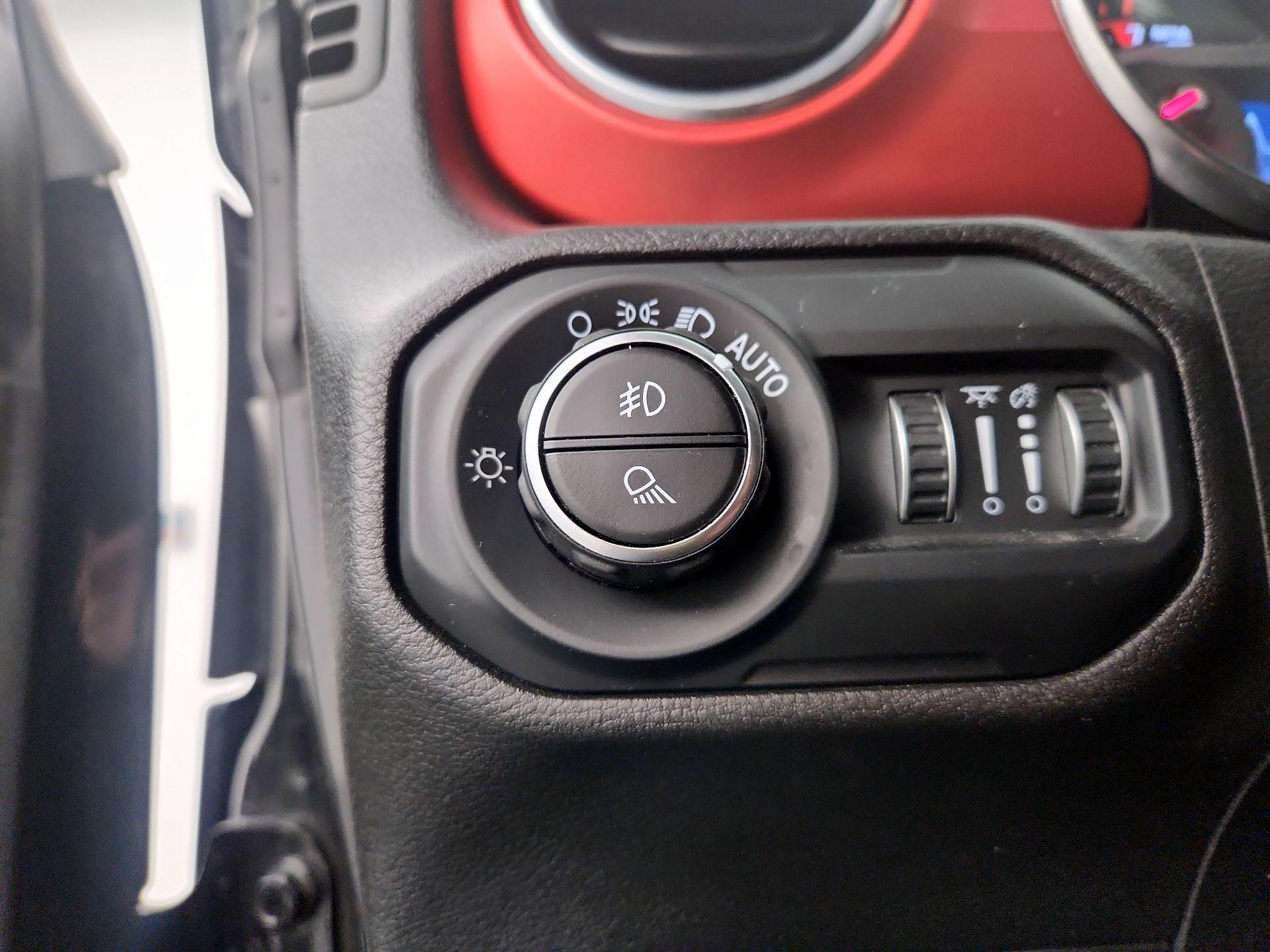 Thumbnail: 2021 Jeep Gladiator - 13