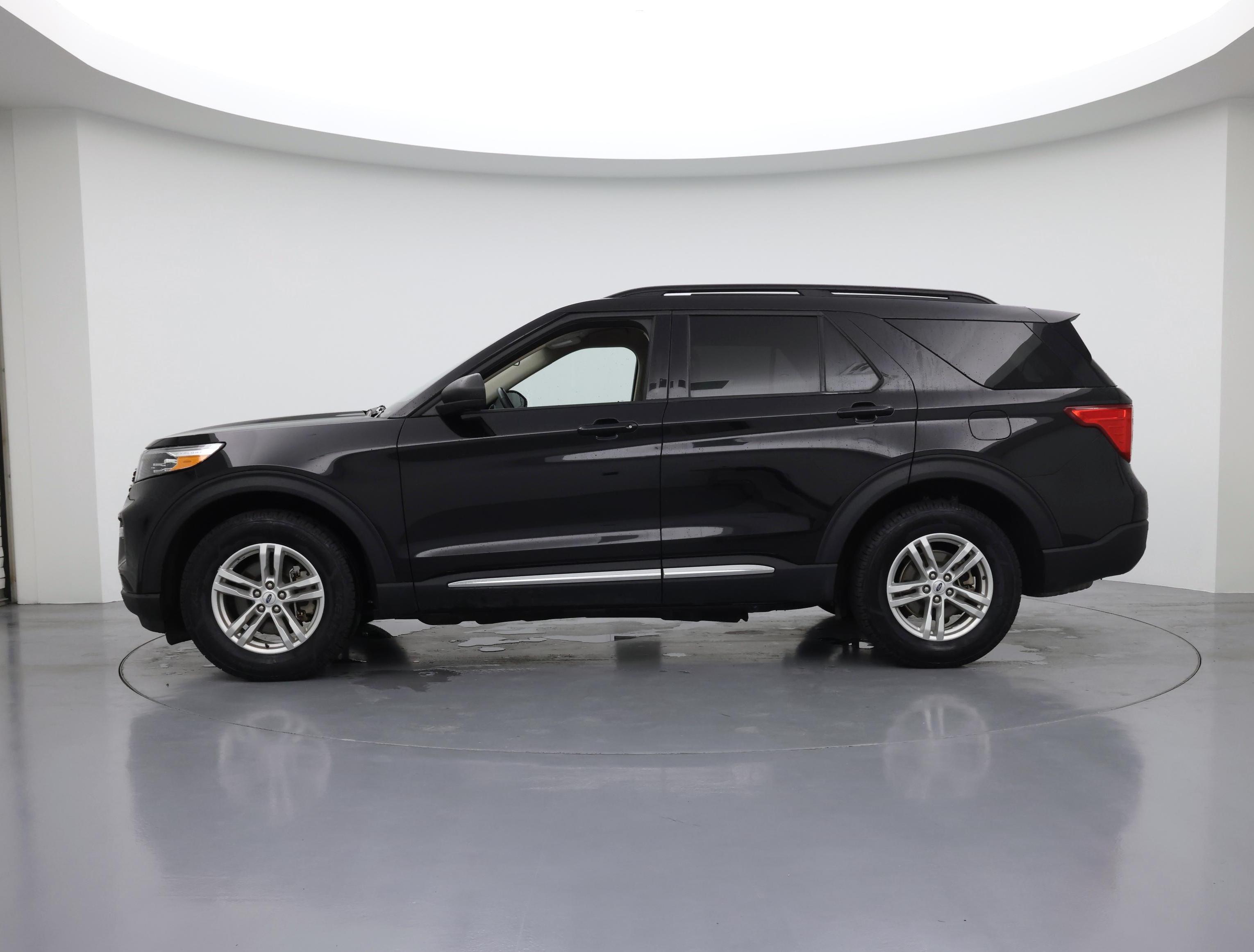 Thumbnail: 2023 Ford Explorer - 3