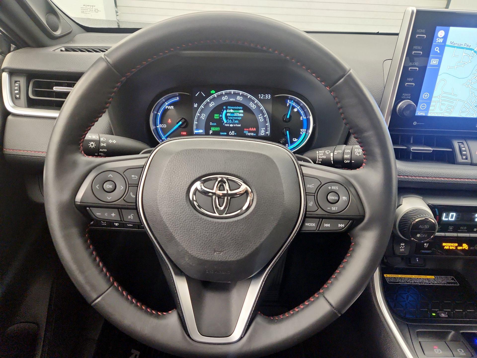 Thumbnail: 2021 Toyota RAV4 - 10