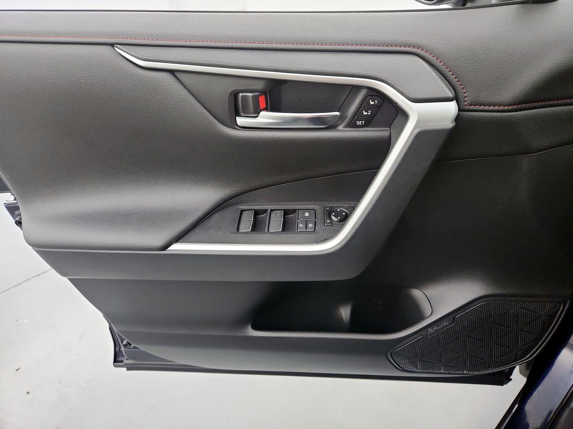 Thumbnail: 2021 Toyota RAV4 - 12