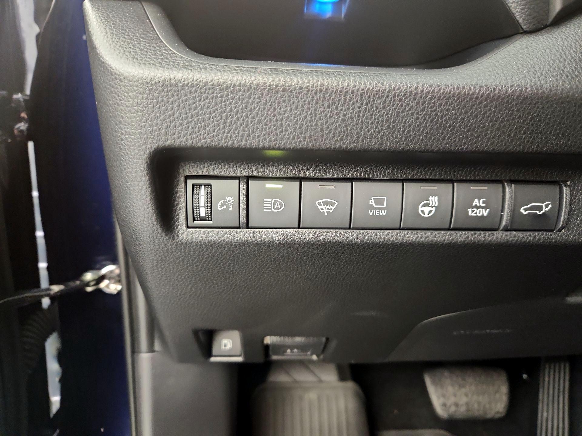 Thumbnail: 2021 Toyota RAV4 - 13