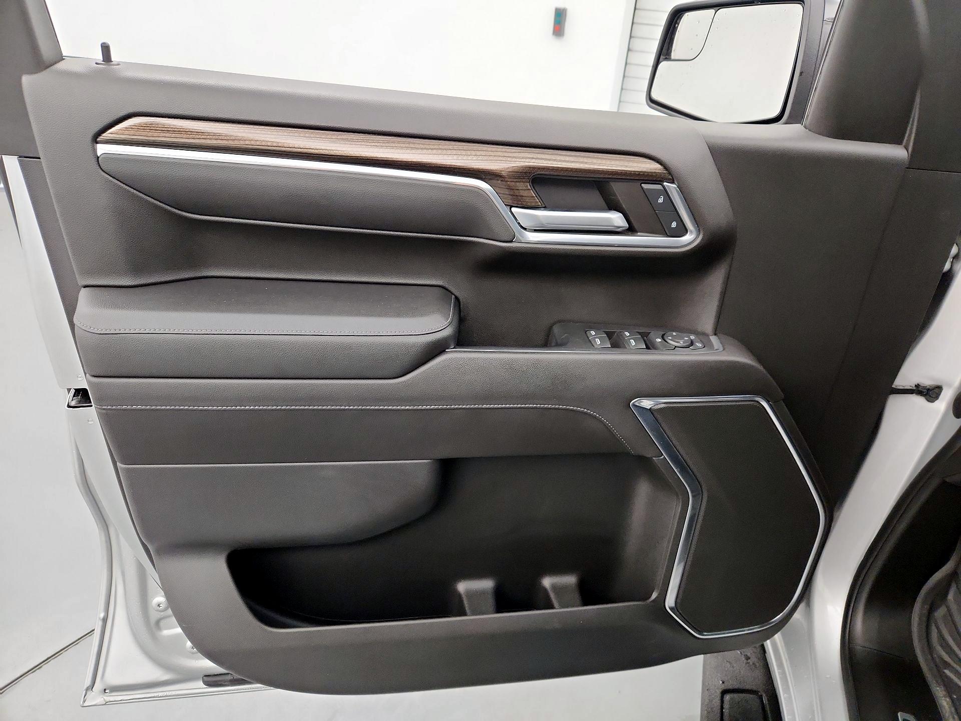 Thumbnail: 2022 Chevrolet Silverado 1500 - 12