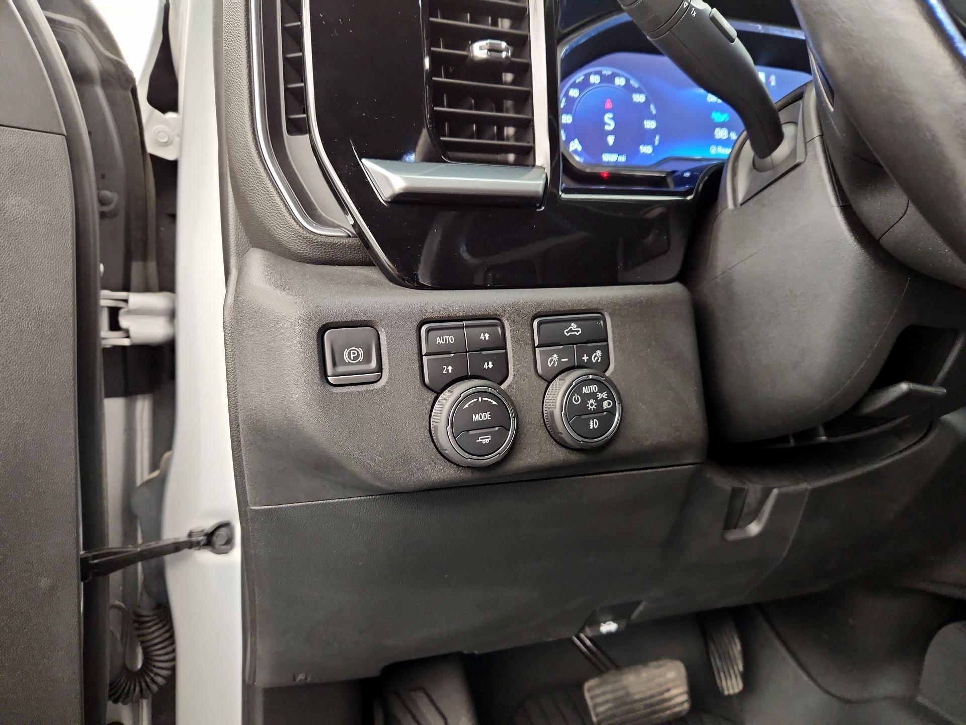 Thumbnail: 2022 Chevrolet Silverado 1500 - 13