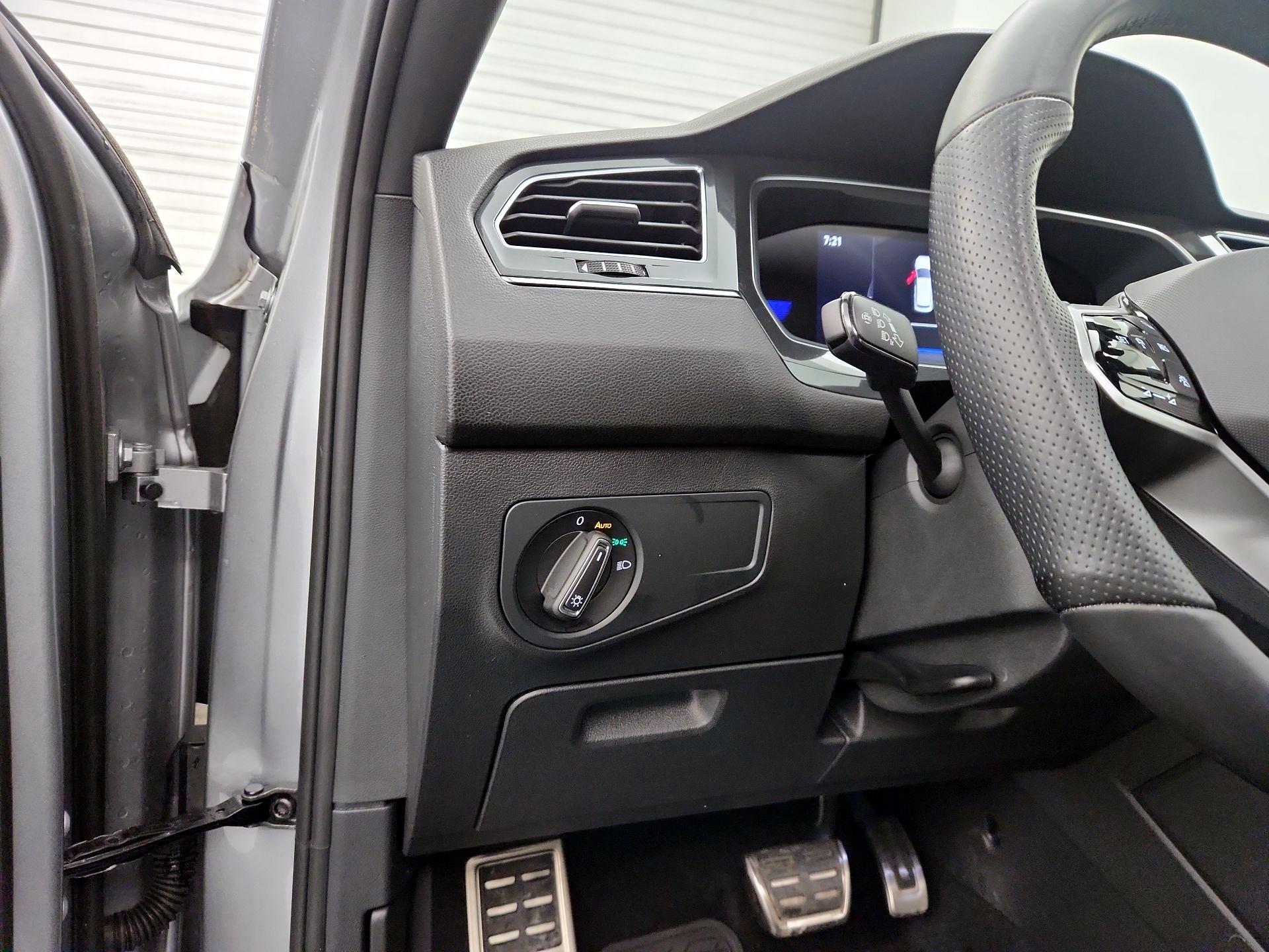 Thumbnail: 2023 Volkswagen Tiguan - 13