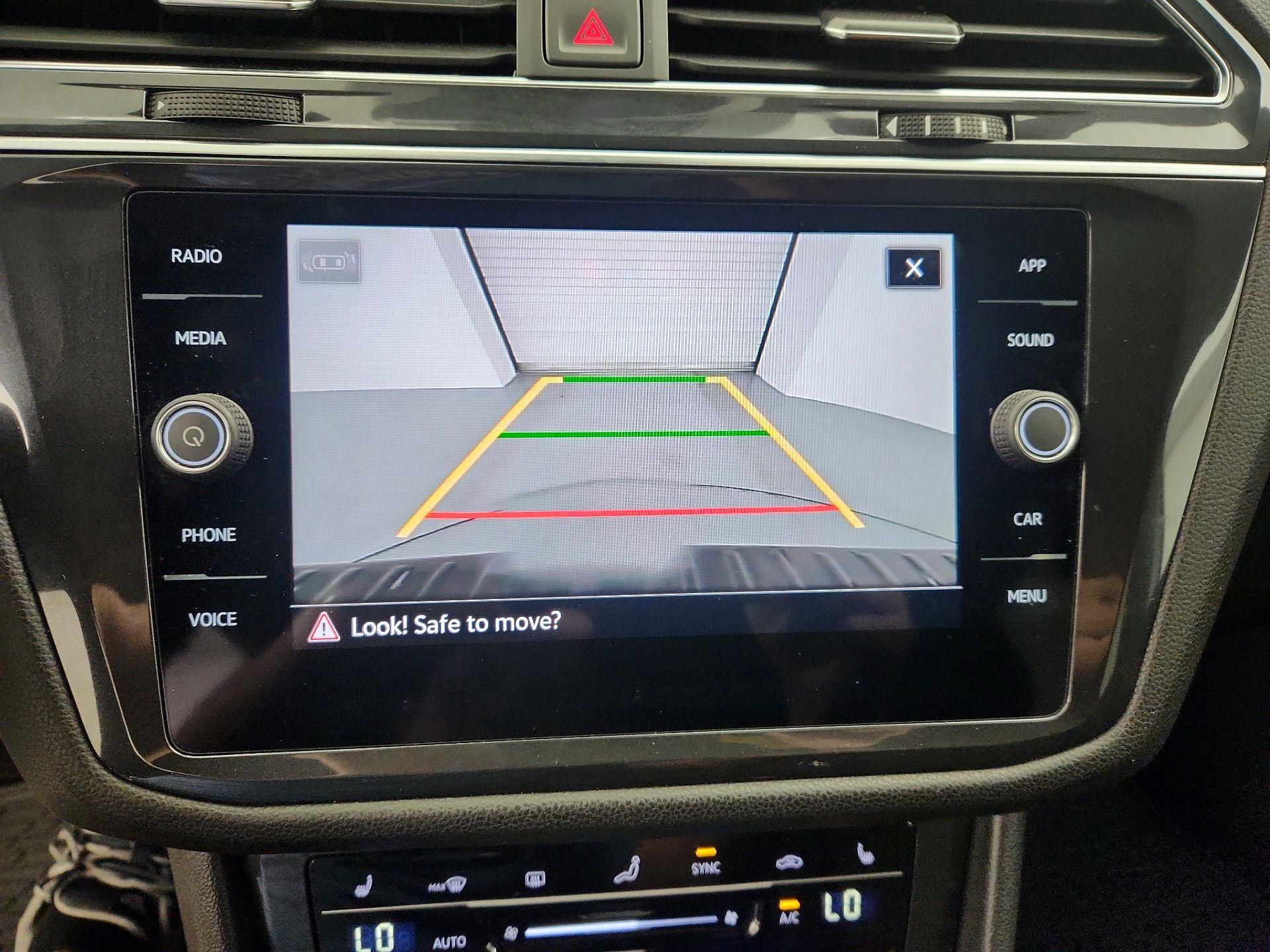 Thumbnail: 2023 Volkswagen Tiguan - 14