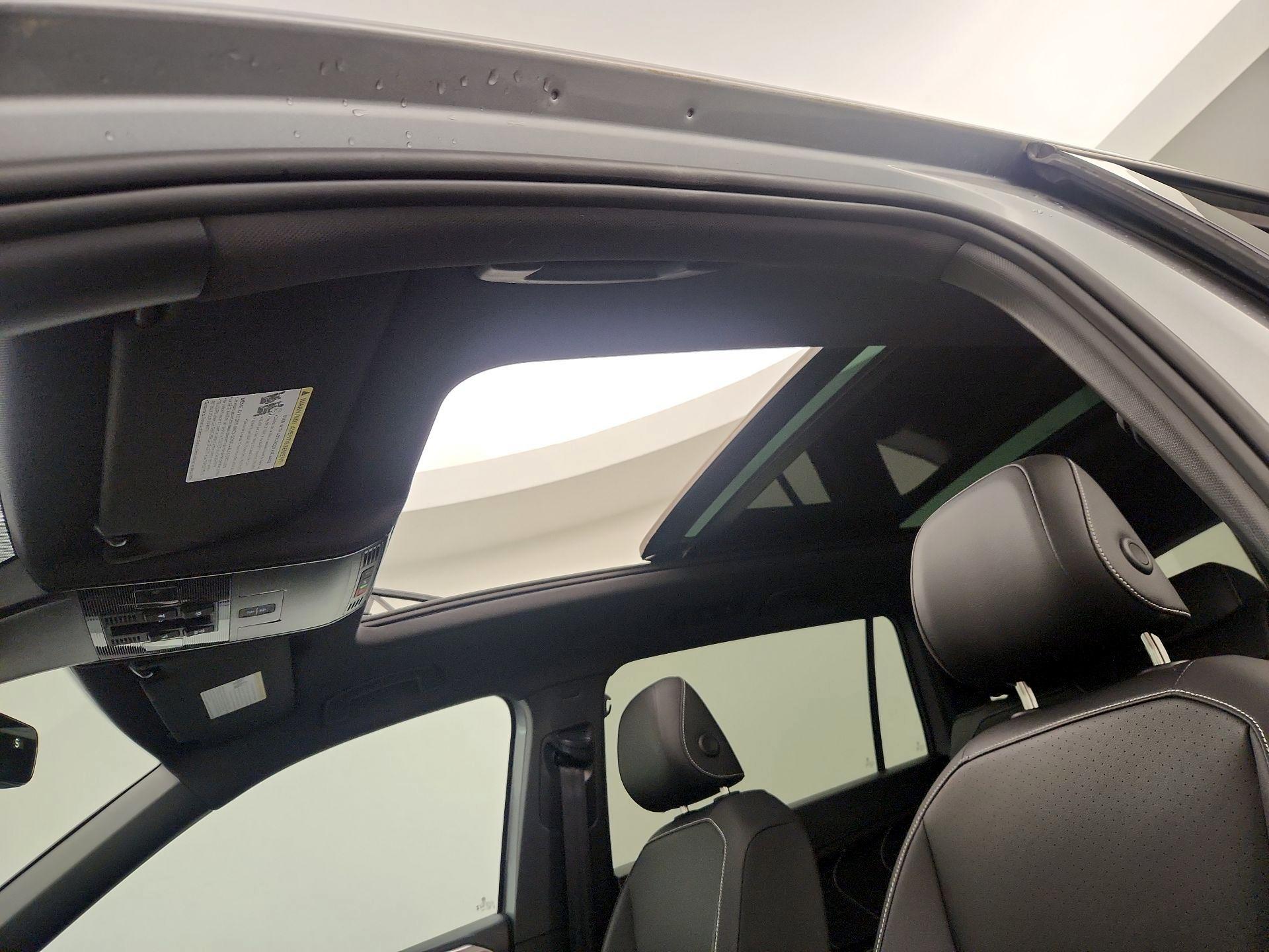 Thumbnail: 2023 Volkswagen Tiguan - 19