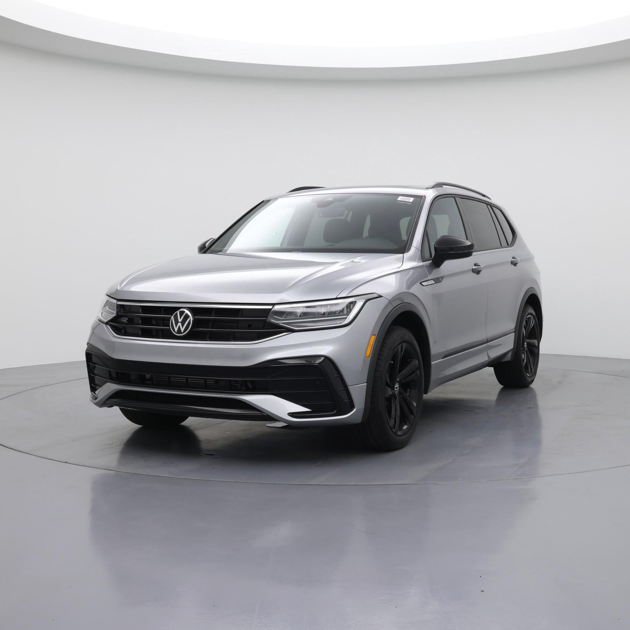 Thumbnail: 2023 Volkswagen Tiguan - 4