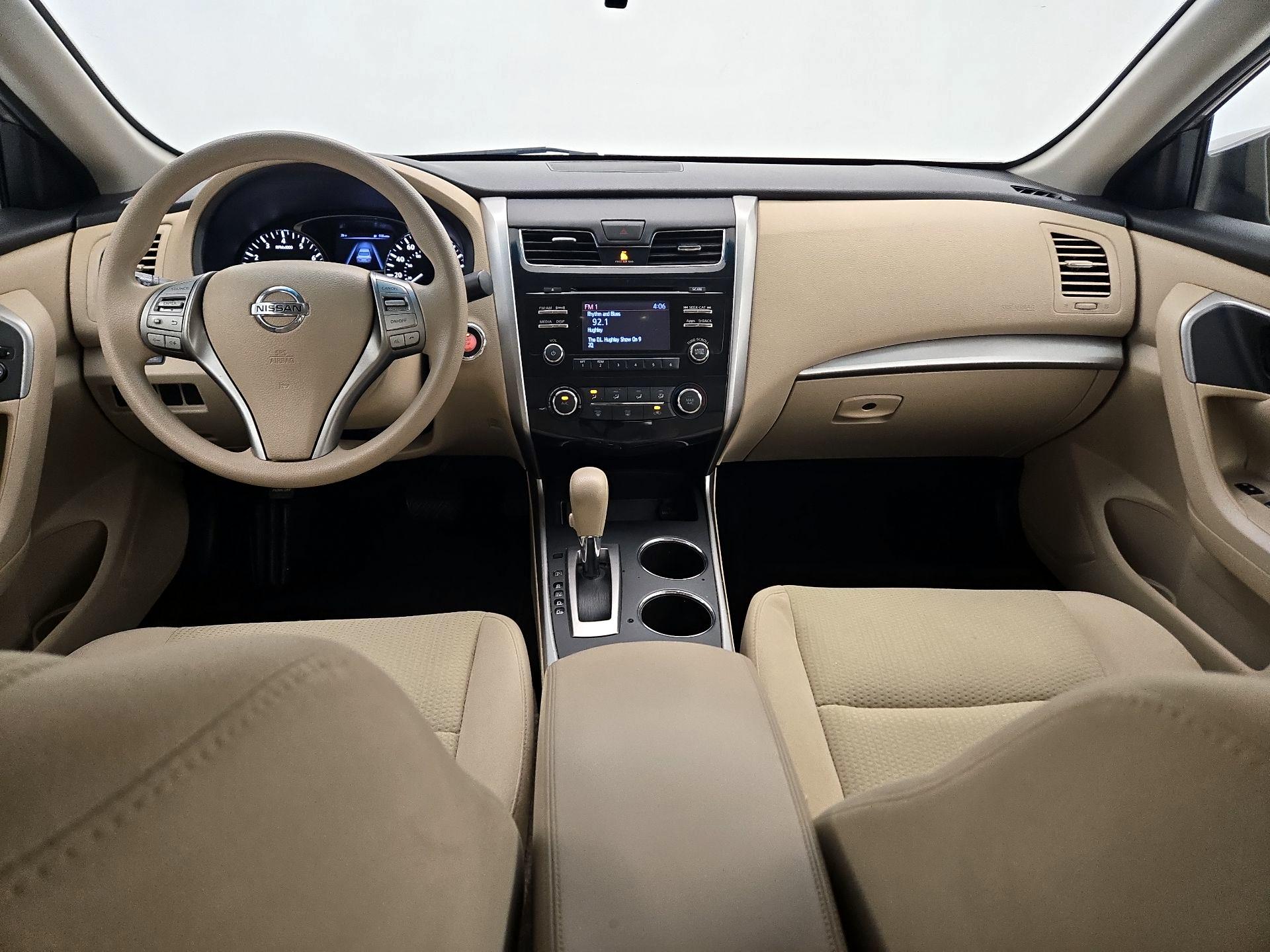 Thumbnail: 2015 Nissan Altima - 9