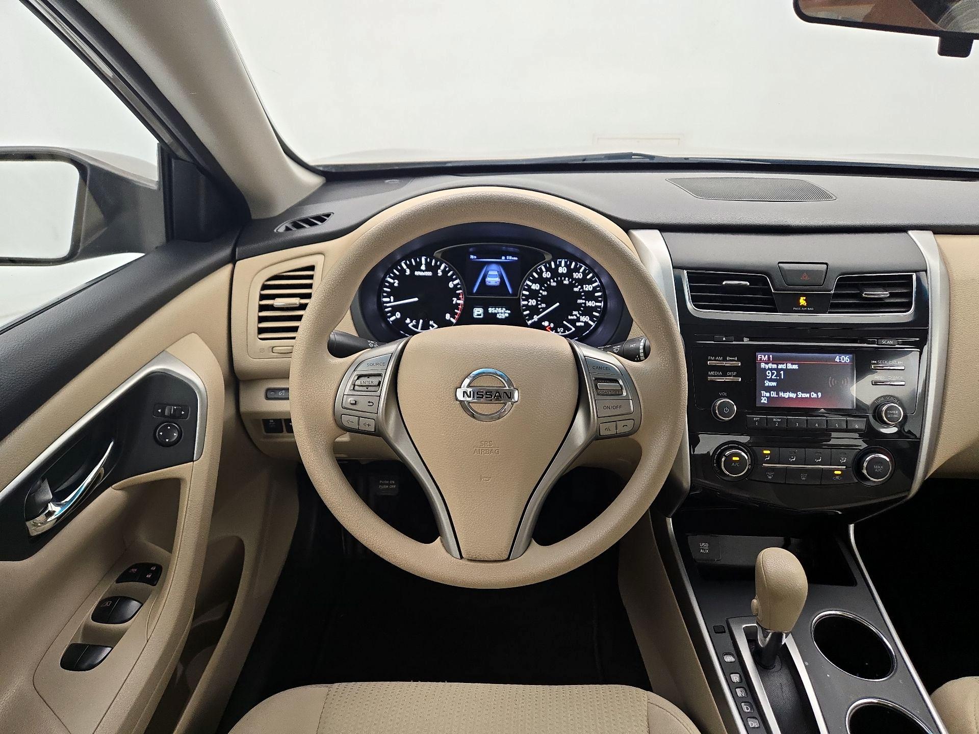 Thumbnail: 2015 Nissan Altima - 10