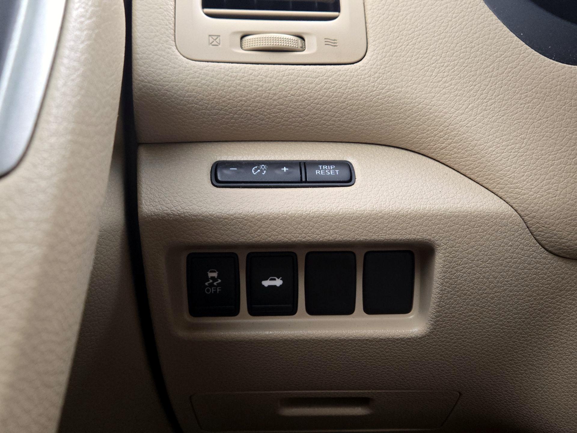 Thumbnail: 2015 Nissan Altima - 13