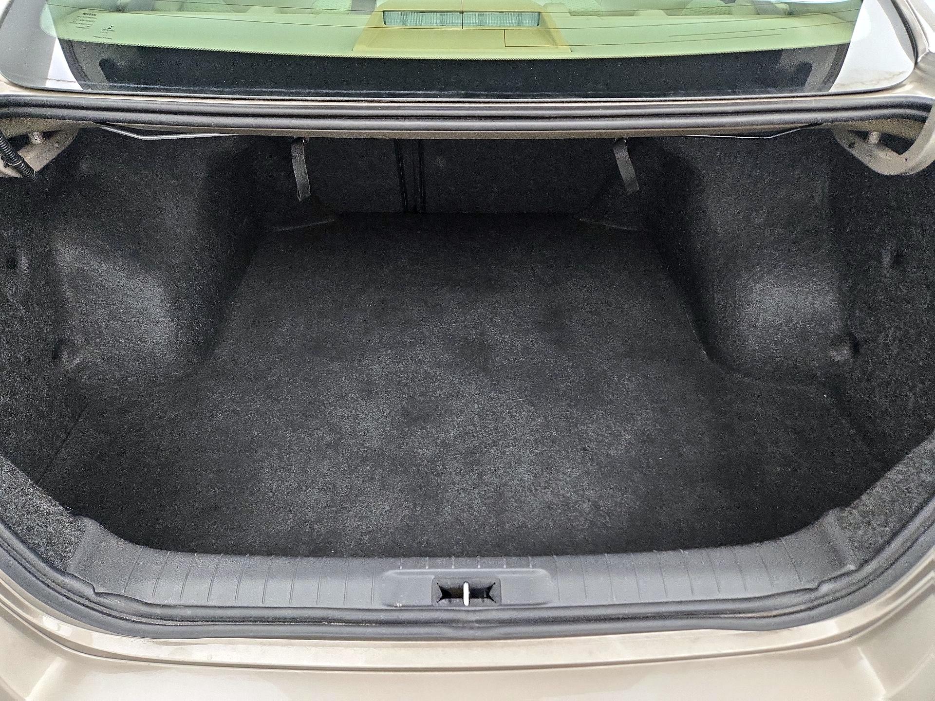 Thumbnail: 2015 Nissan Altima - 20