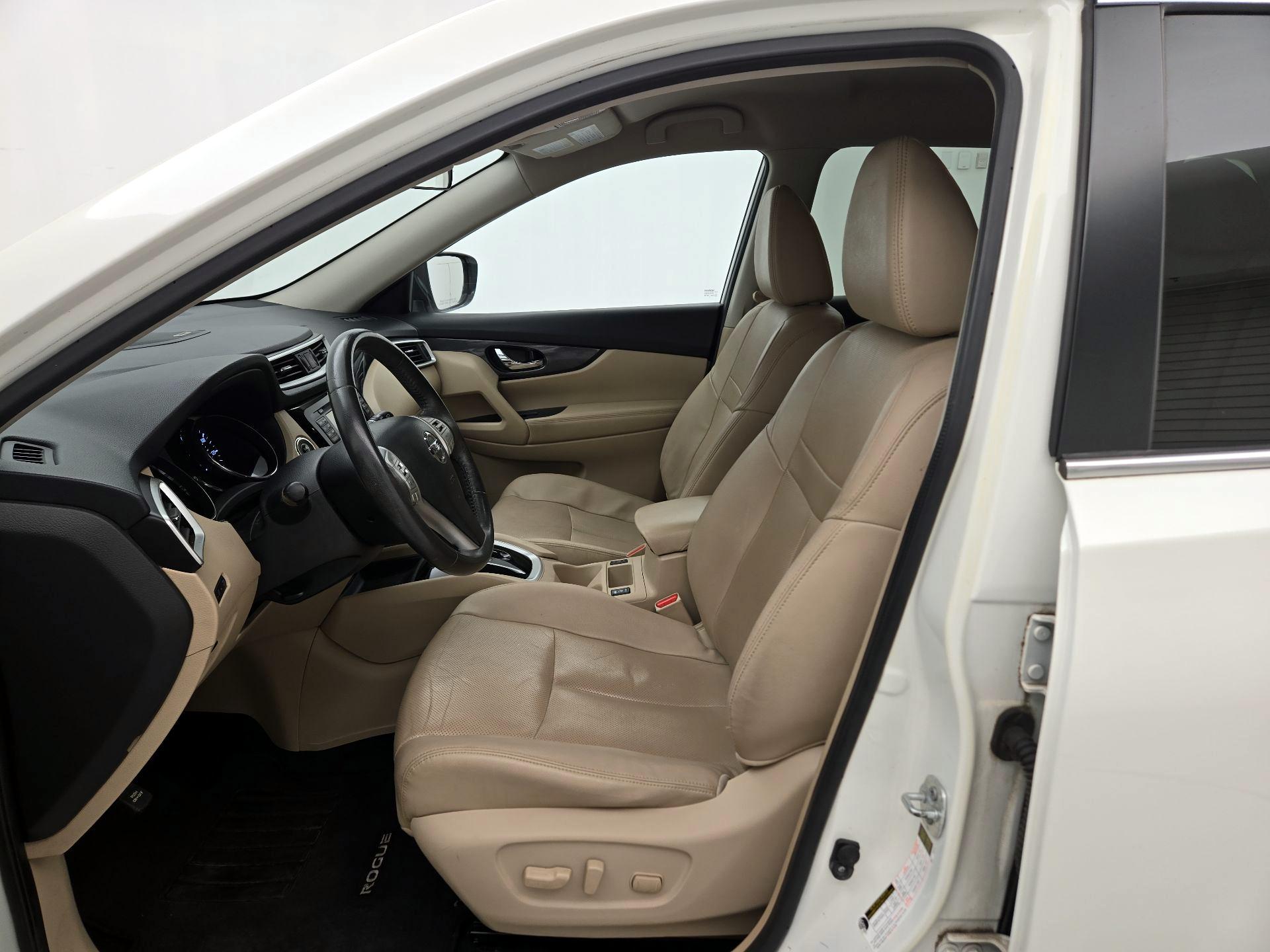Thumbnail: 2016 Nissan Rogue - 11