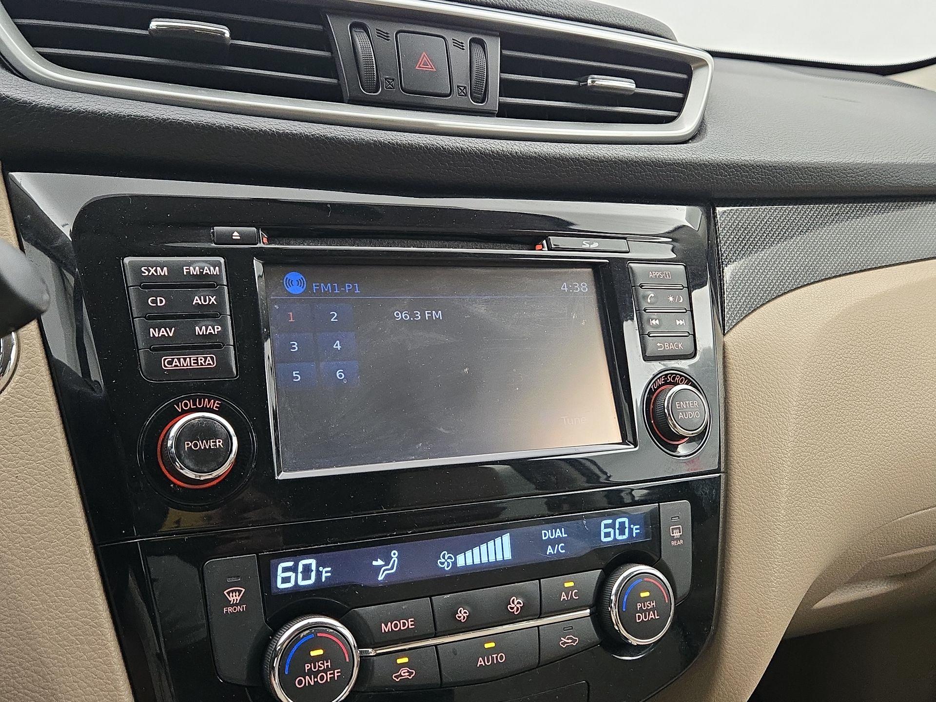 Thumbnail: 2016 Nissan Rogue - 15