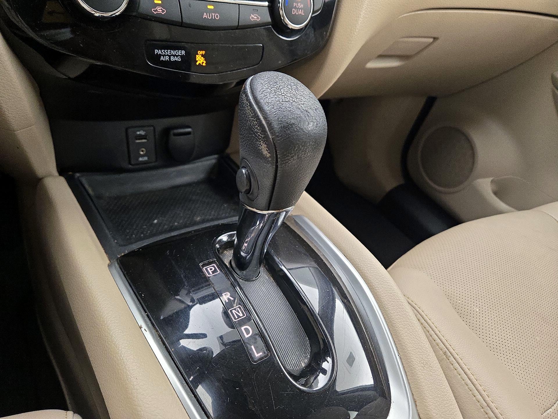 Thumbnail: 2016 Nissan Rogue - 17