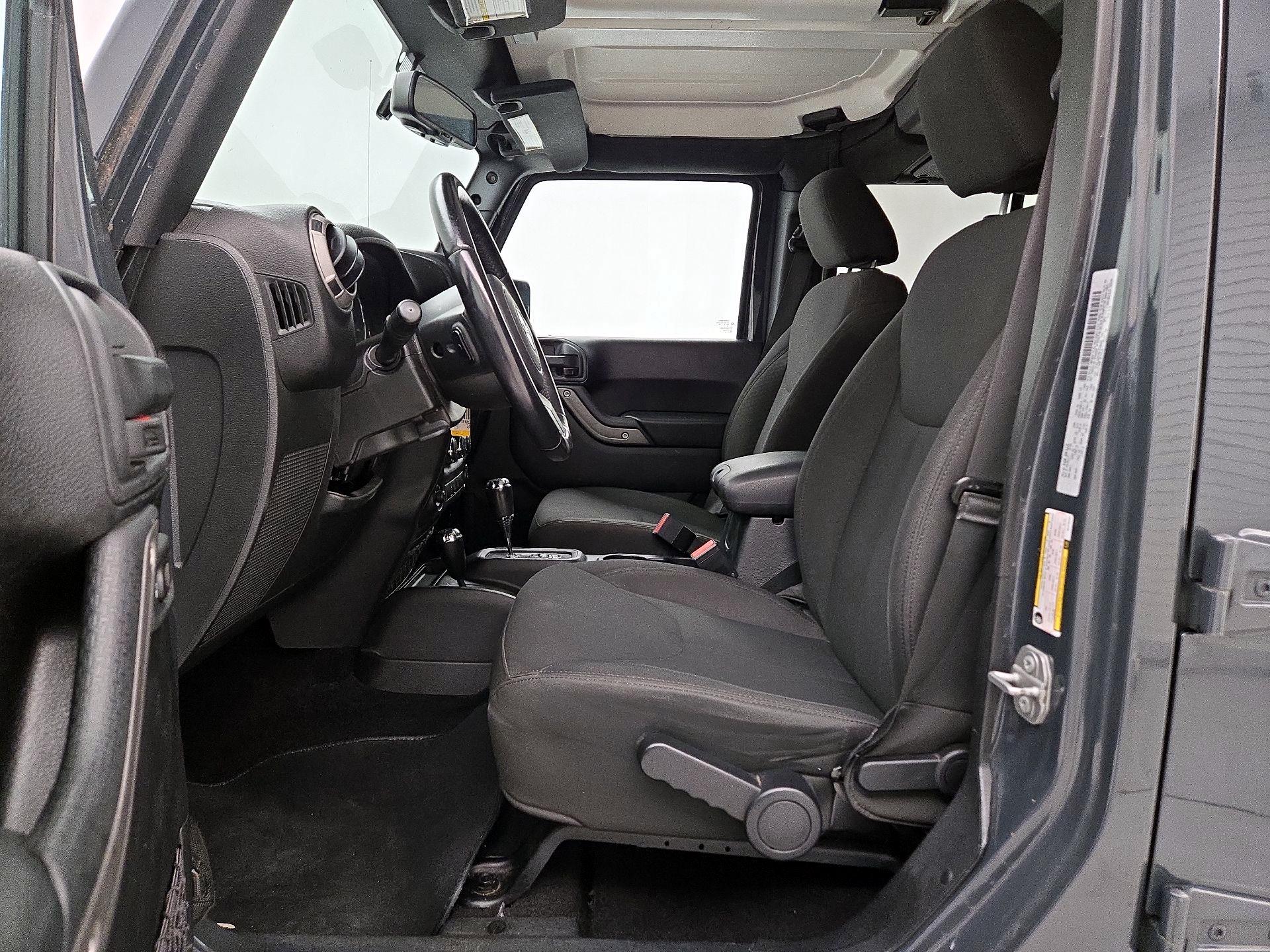 Thumbnail: 2016 Jeep Wrangler - 11