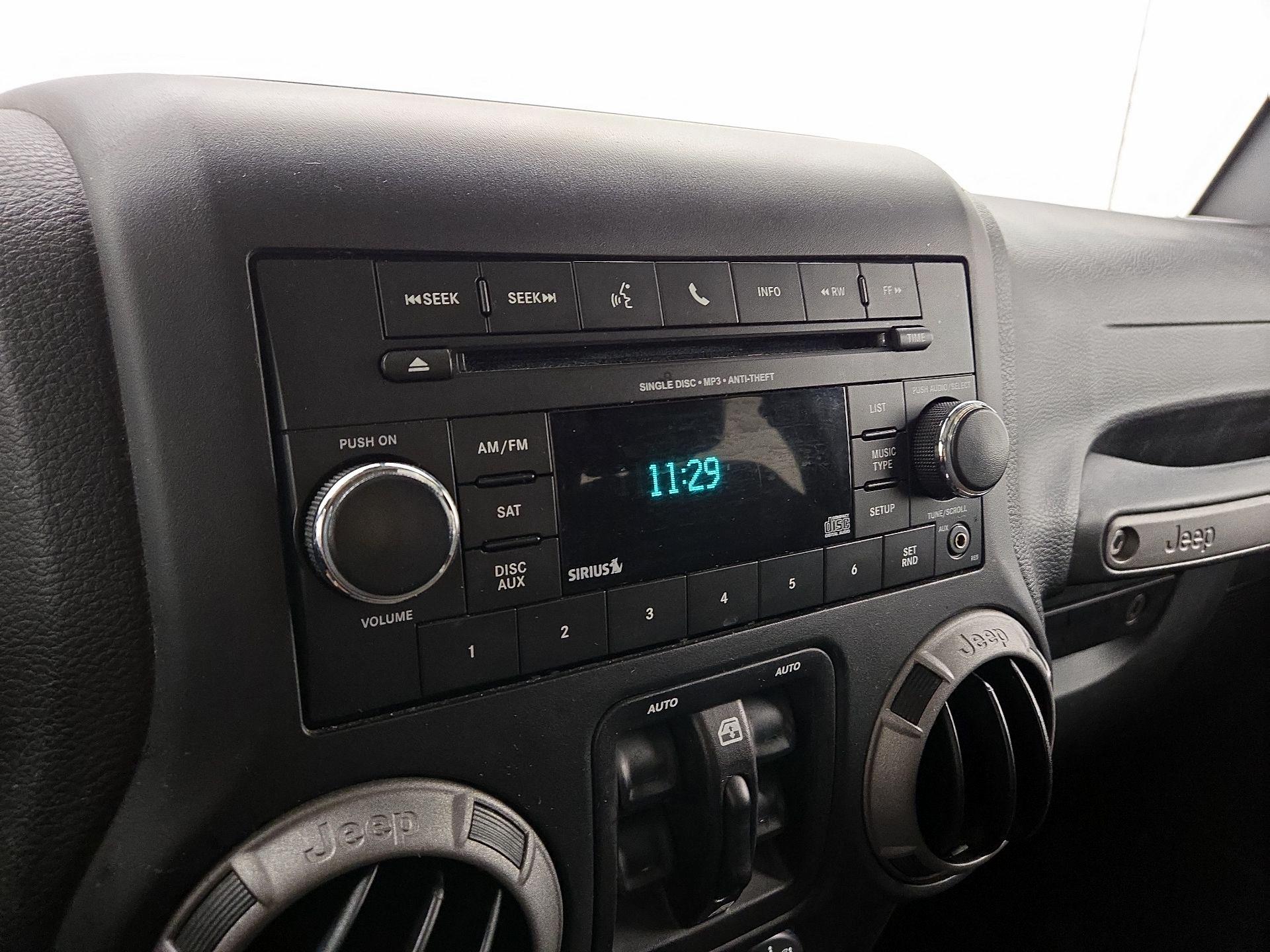 Thumbnail: 2016 Jeep Wrangler - 13
