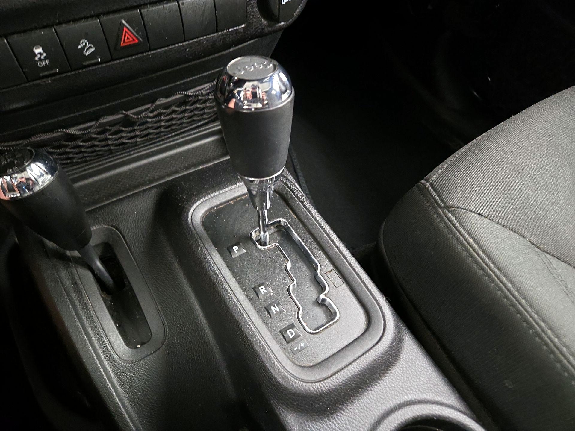 Thumbnail: 2016 Jeep Wrangler - 15