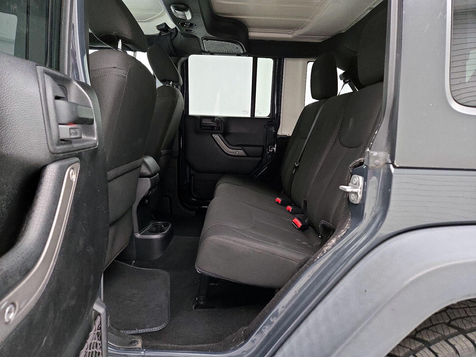 Thumbnail: 2016 Jeep Wrangler - 17