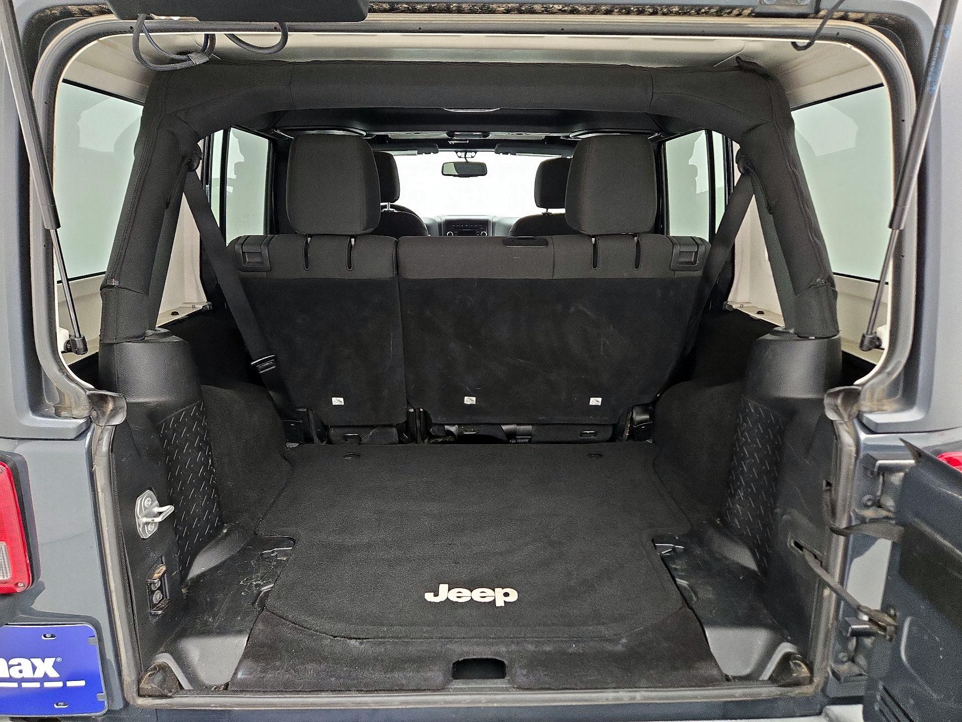 Thumbnail: 2016 Jeep Wrangler - 18