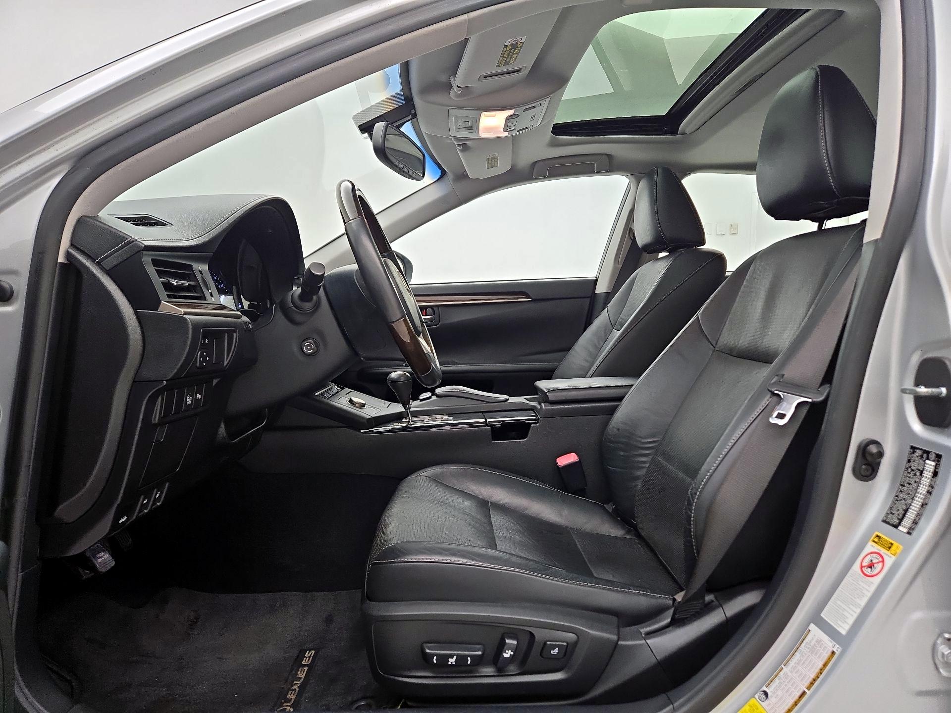 Thumbnail: 2014 Lexus ES - 11