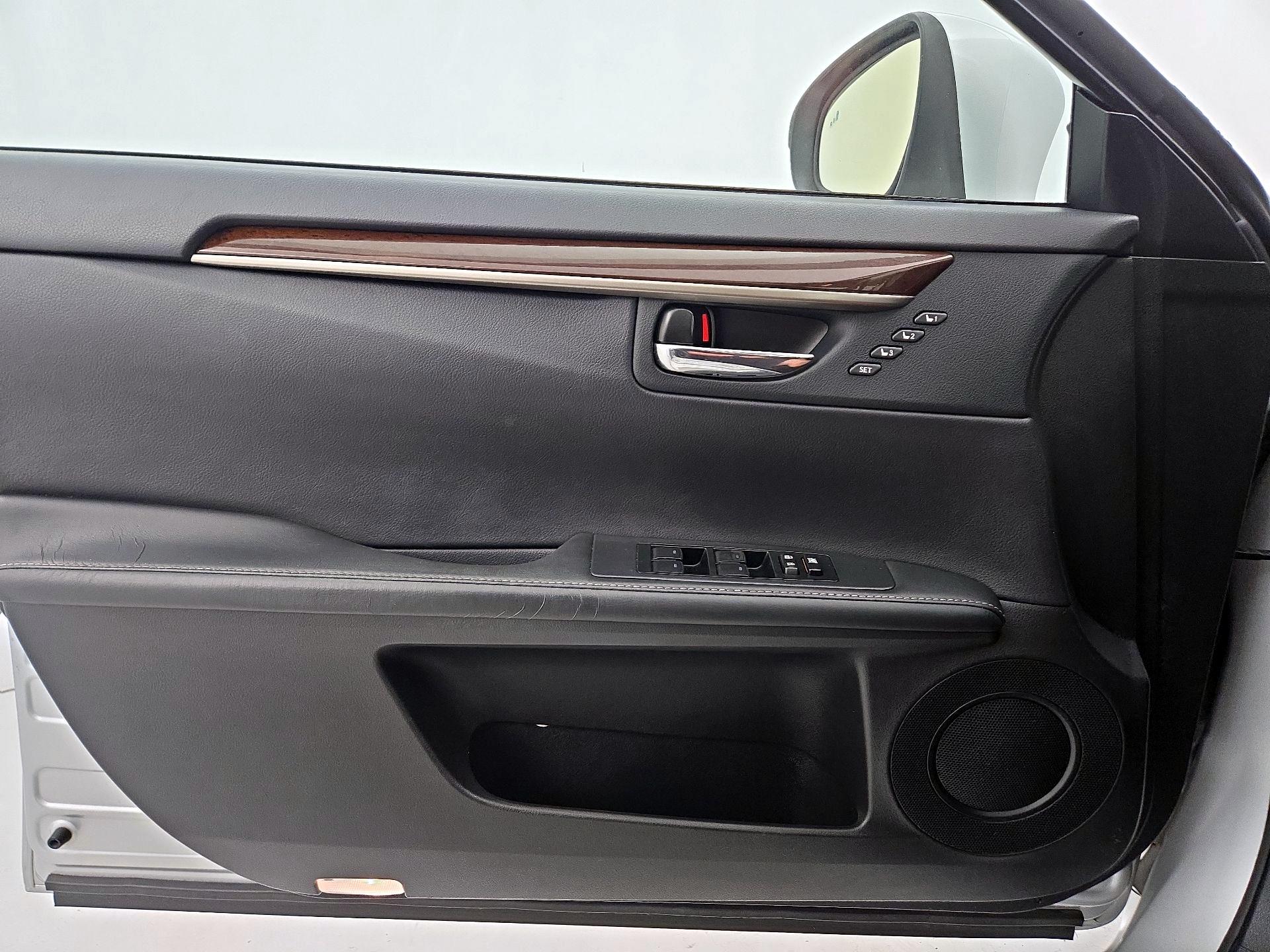 Thumbnail: 2014 Lexus ES - 12