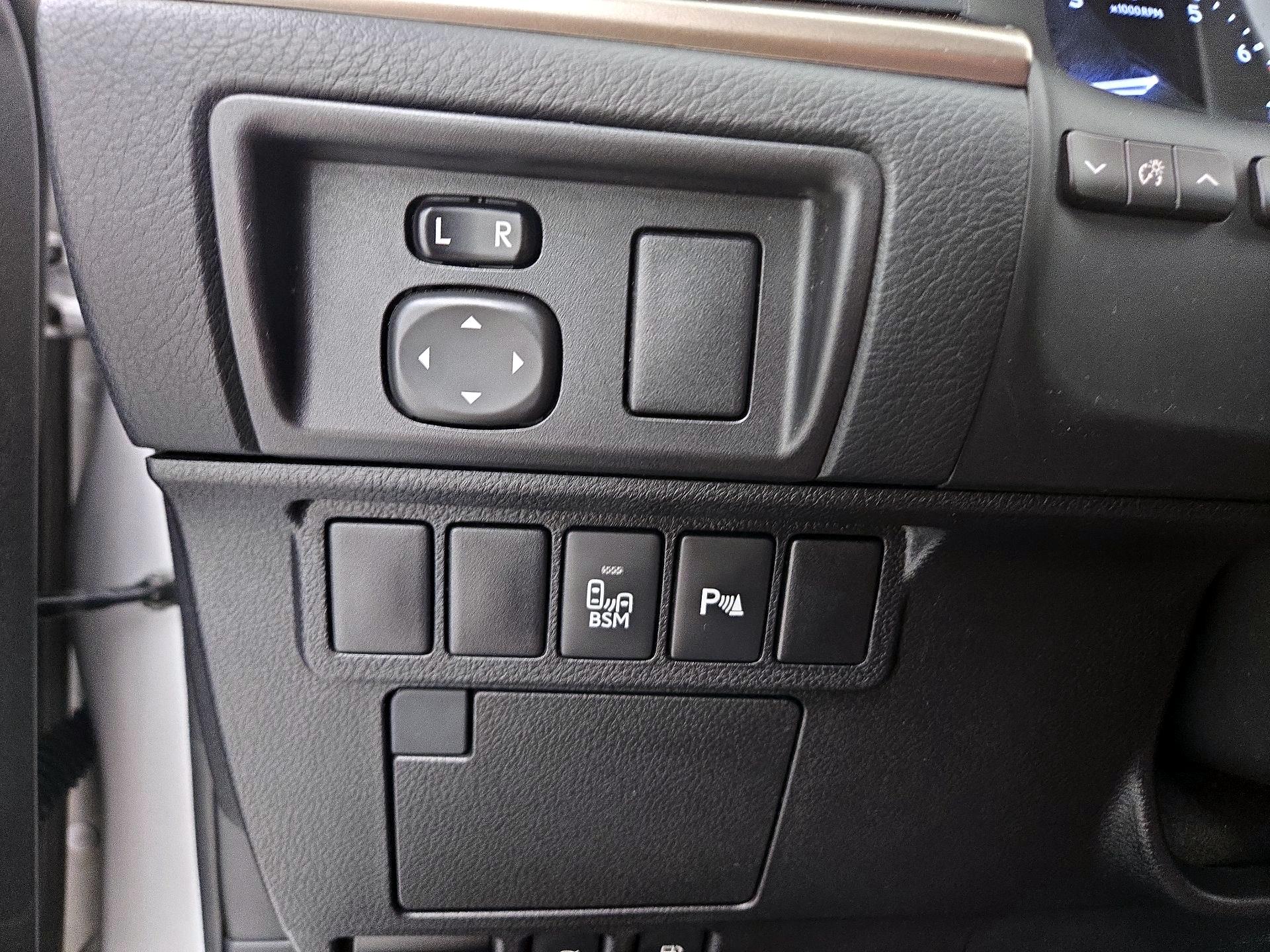 Thumbnail: 2014 Lexus ES - 13