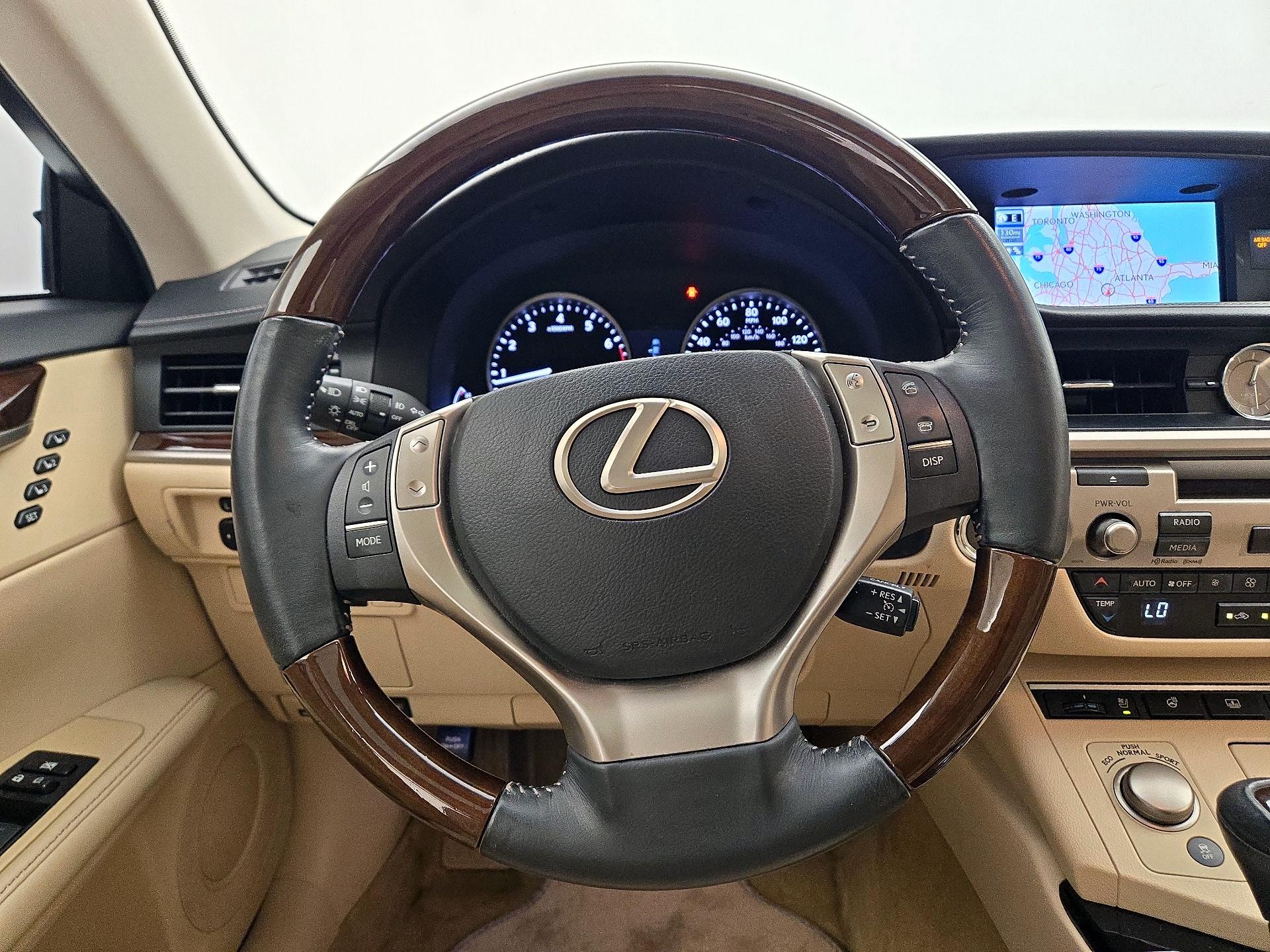 Thumbnail: 2013 Lexus ES - 10